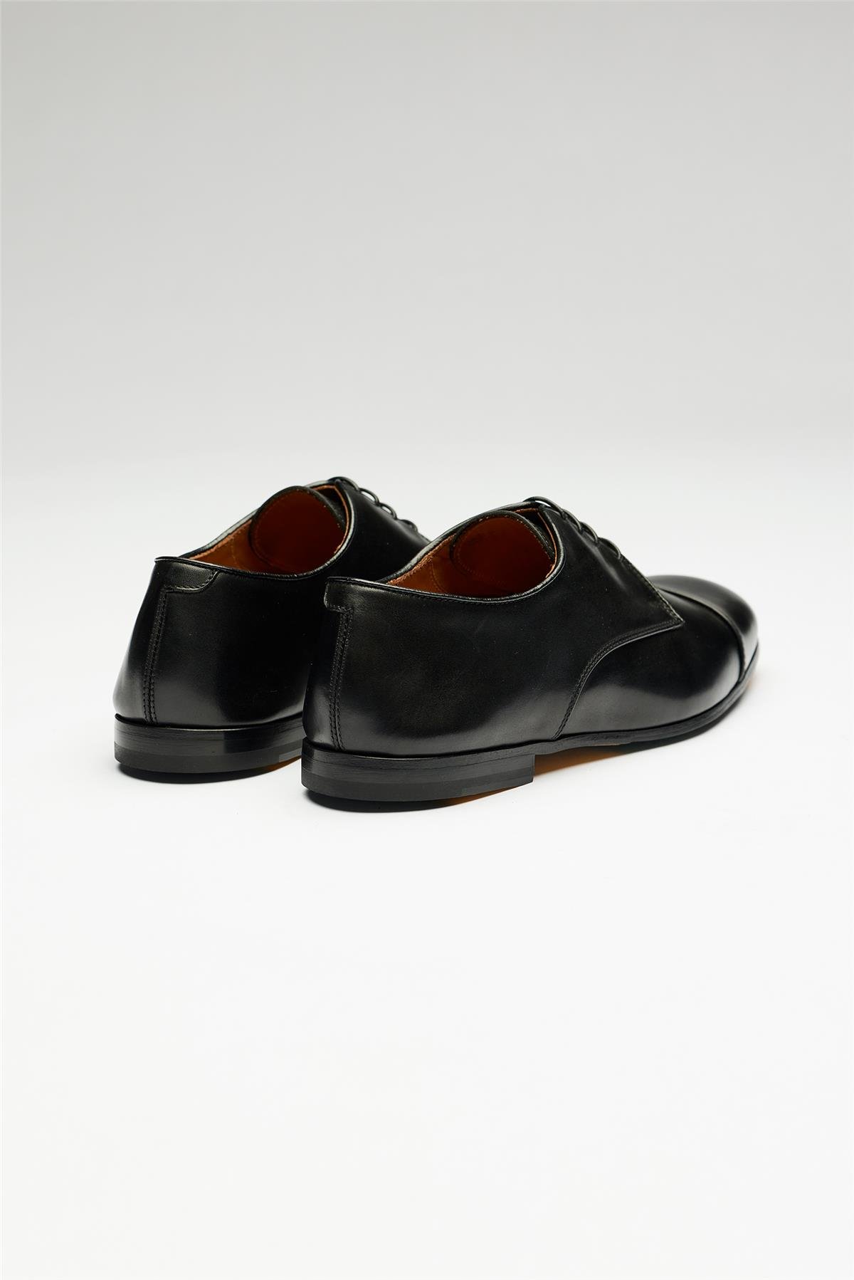 Siyah Bağcıklı Deri Ayakkabı