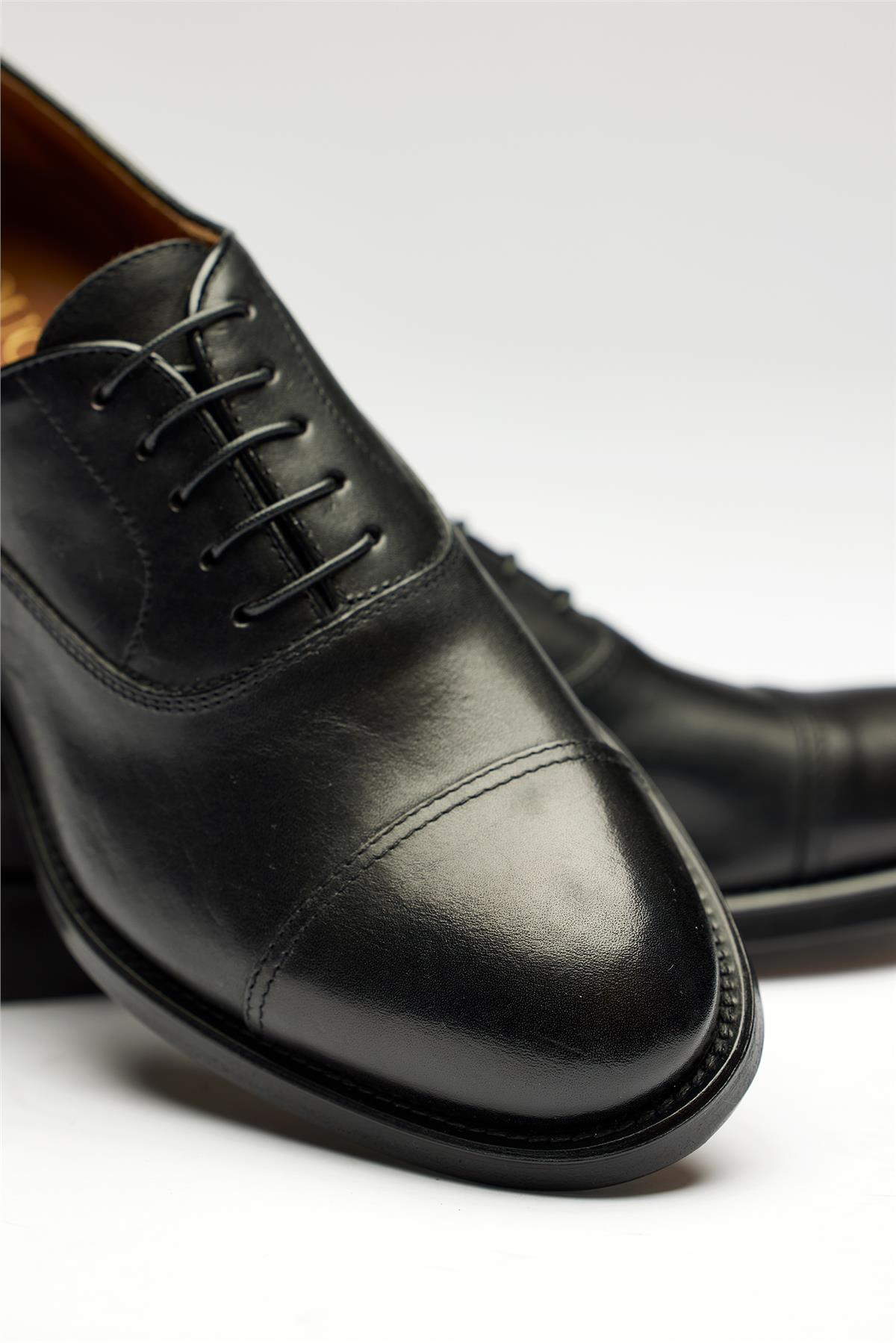 Siyah Bağcıklı Klasik Deri Ayakkabı