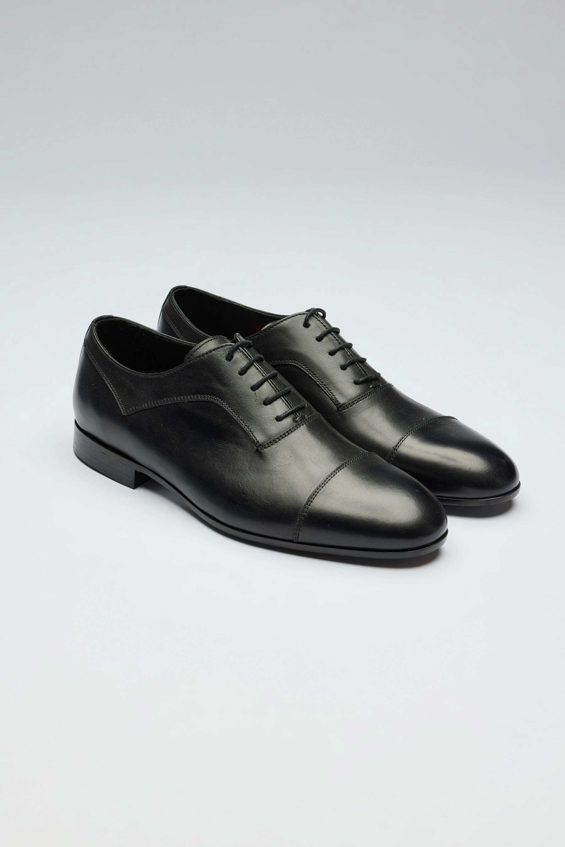 Siyah Bağcıklı Klasik Deri Ayakkabı