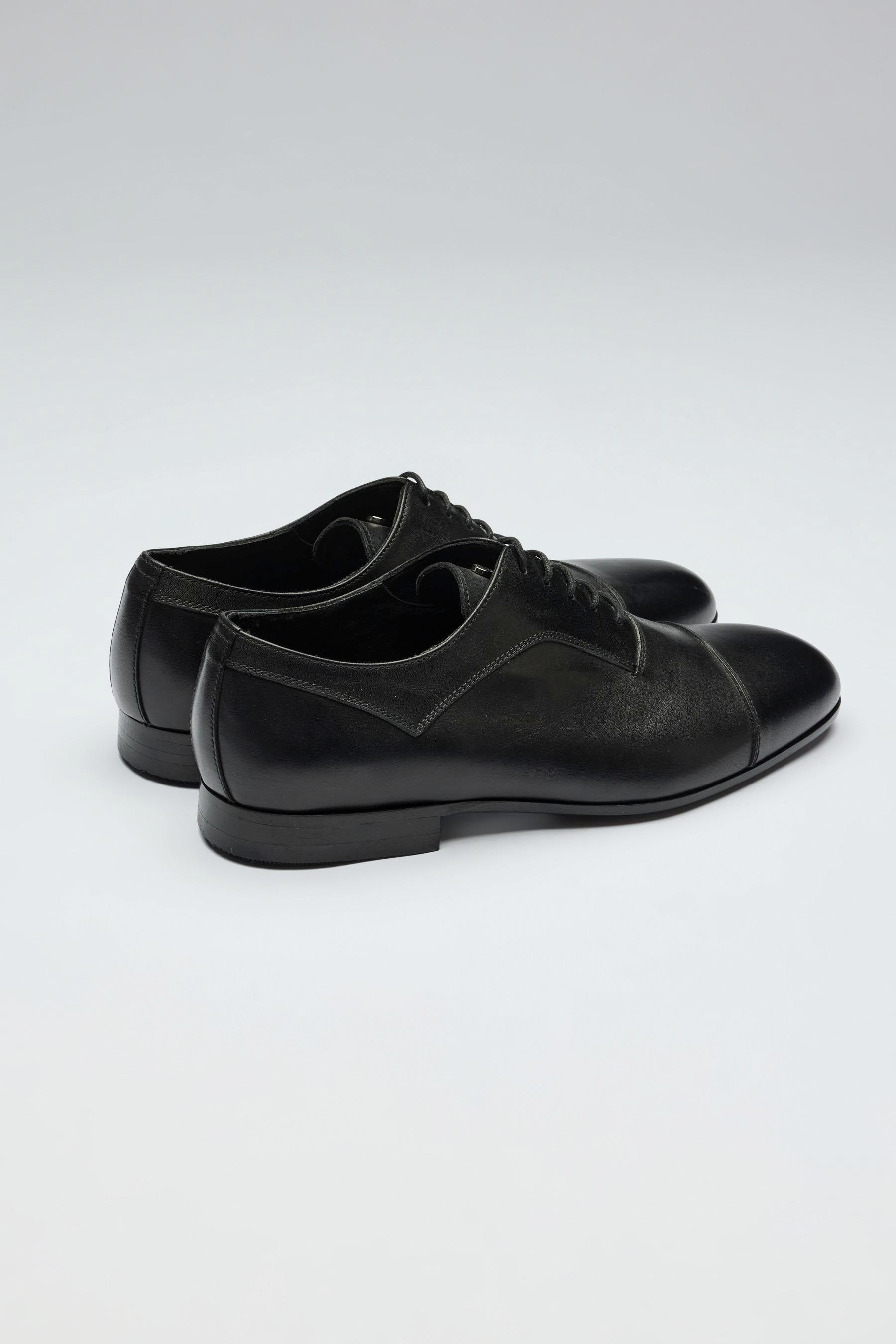 Siyah Bağcıklı Klasik Deri Ayakkabı