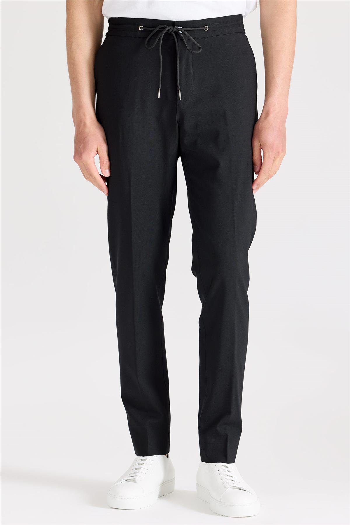 Siyah Bağcıklı Yün Pantolon 