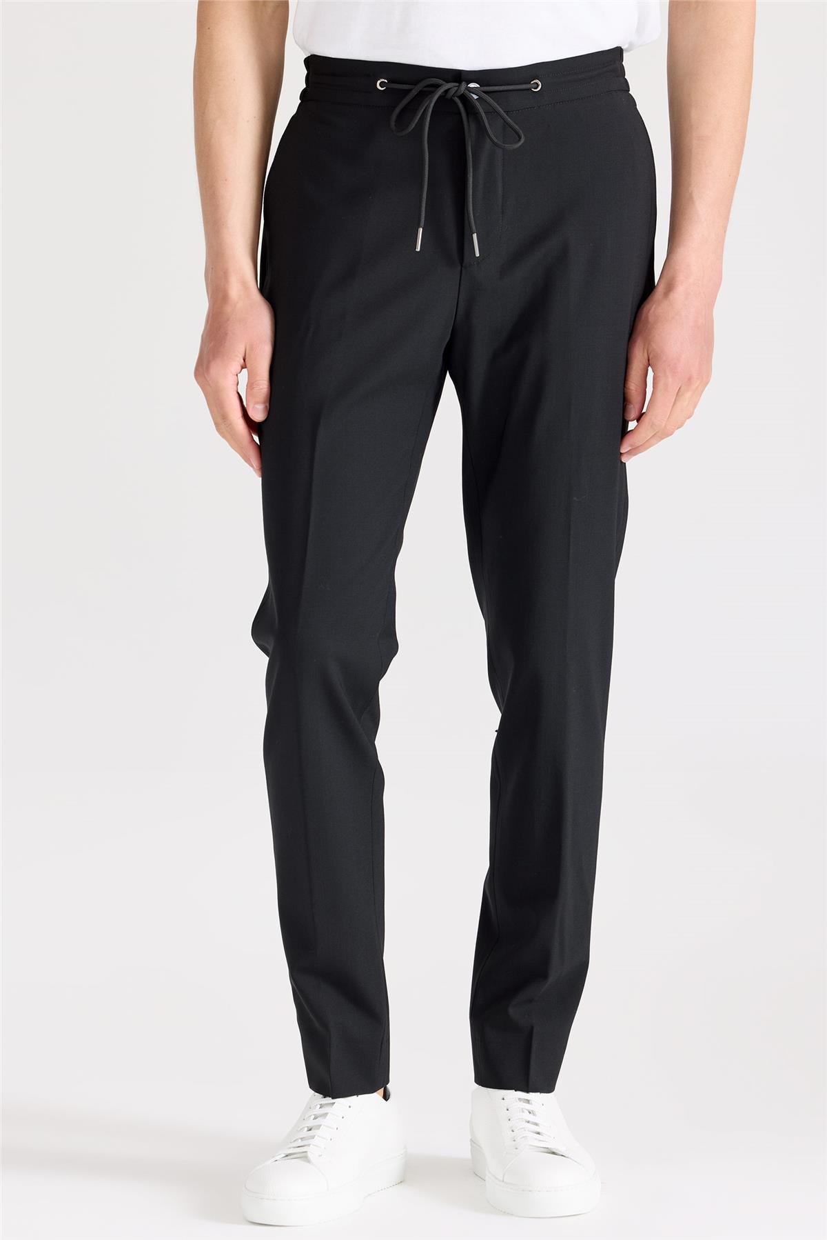 Siyah Bağcıklı Yün Pantolon 