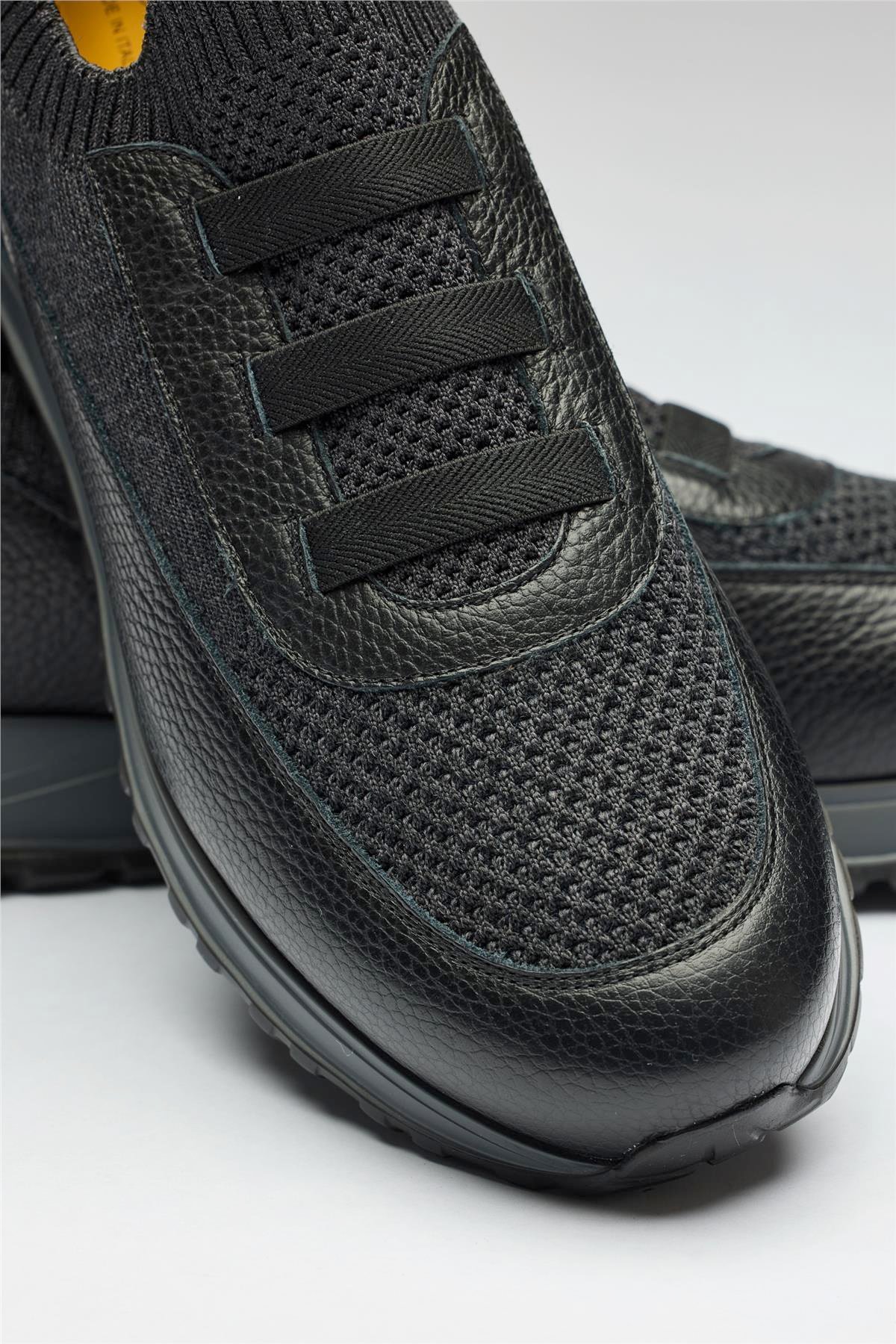 Siyah Bağcıksız Örgü Deri Sneaker