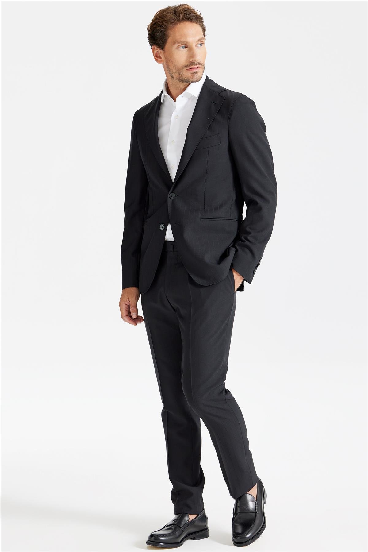 Siyah Çizgili YünTakım Elbise