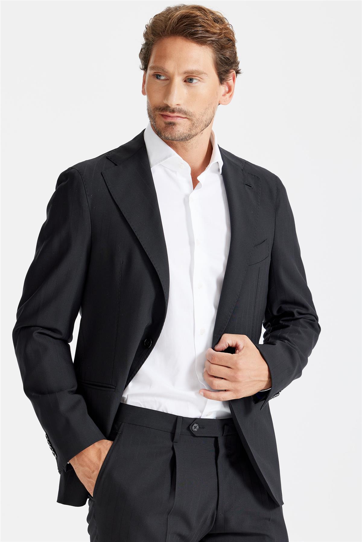 Siyah Çizgili YünTakım Elbise