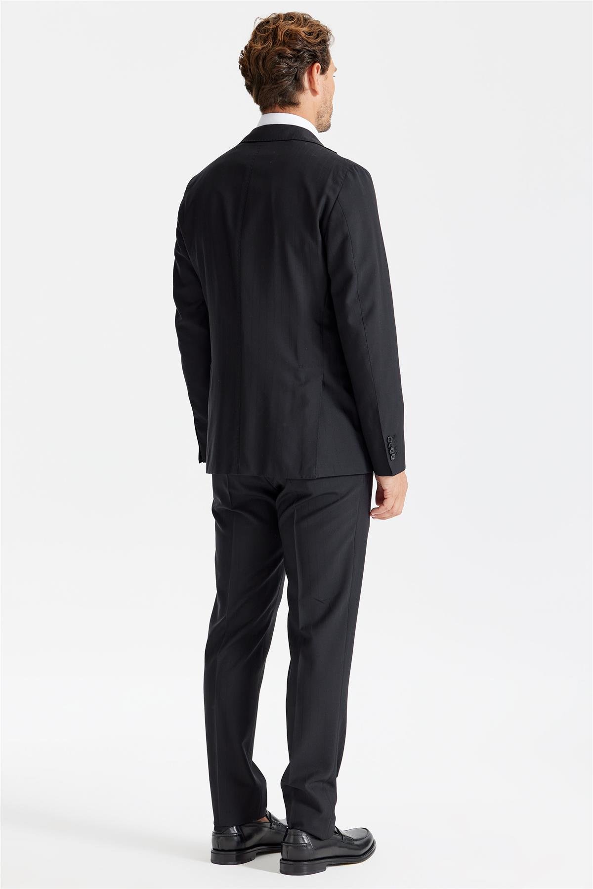 Siyah Çizgili YünTakım Elbise