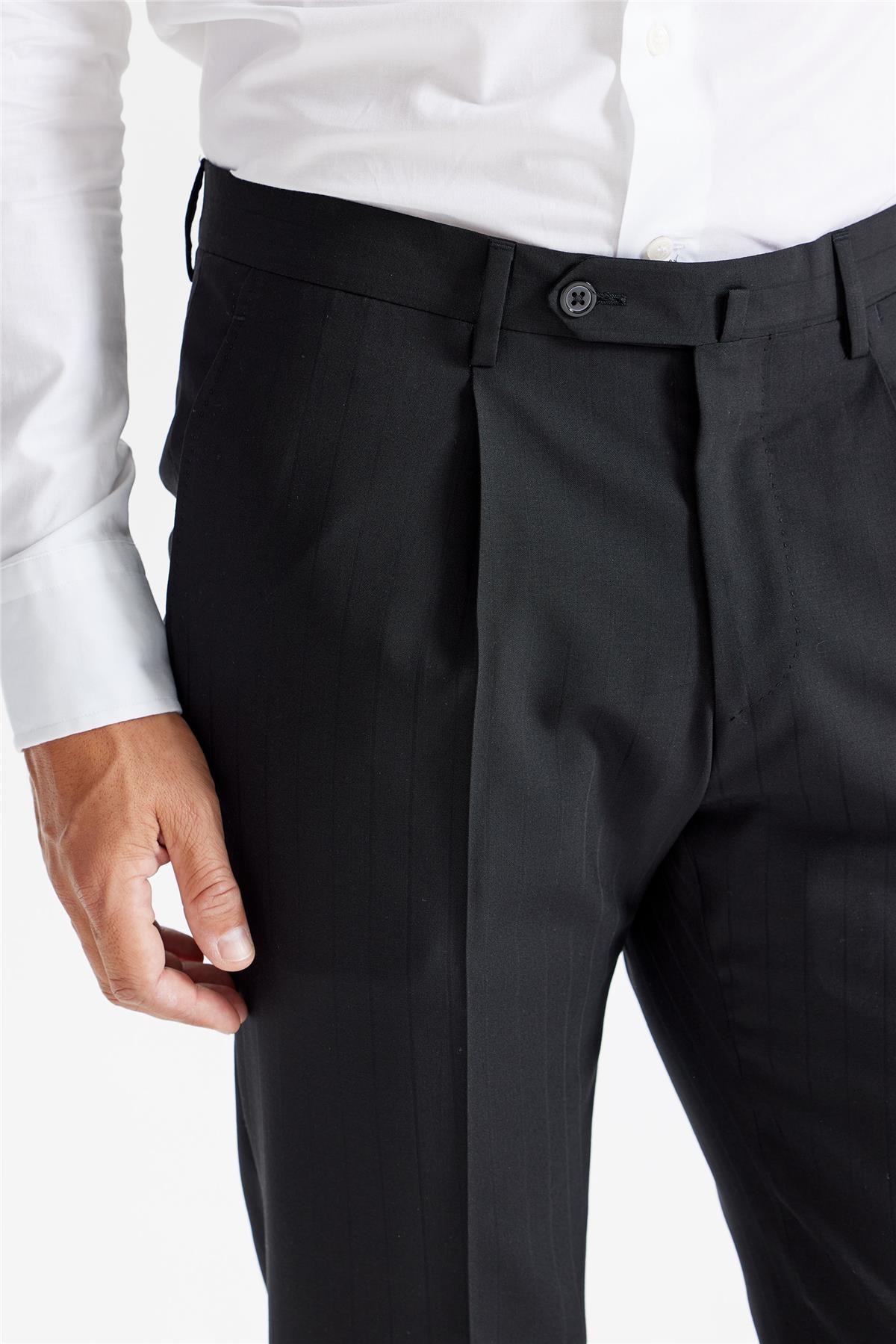 Siyah Çizgili YünTakım Elbise