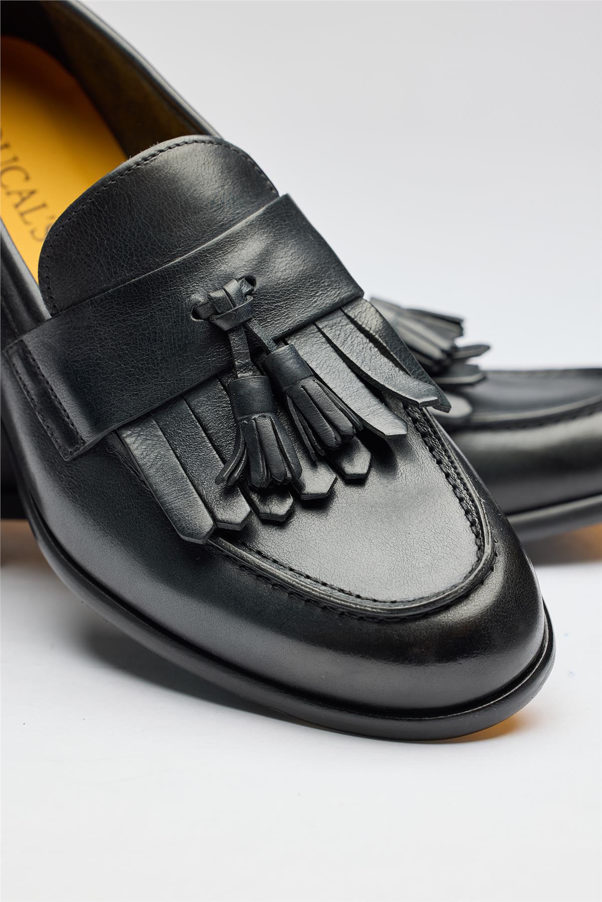 Siyah Püsküllü Kösele Deri Loafer