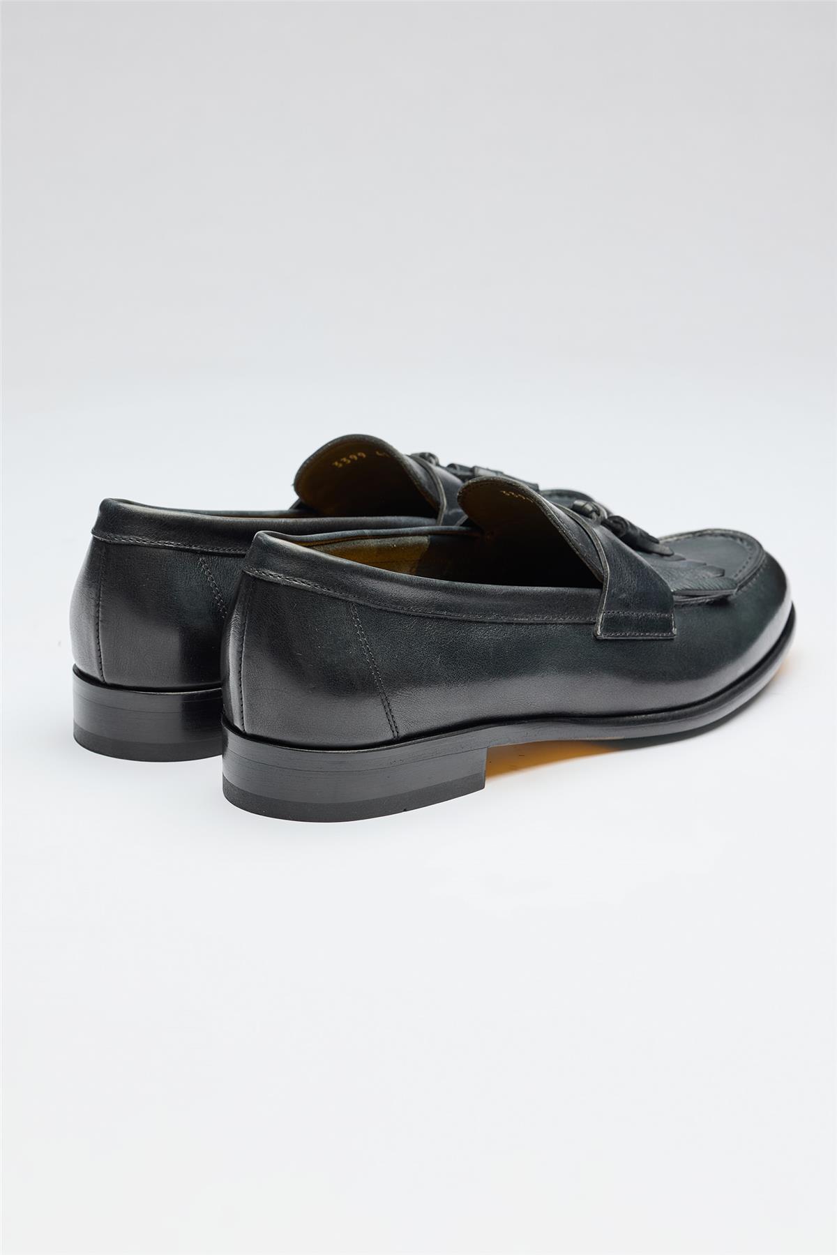 Siyah Püsküllü Kösele Deri Loafer