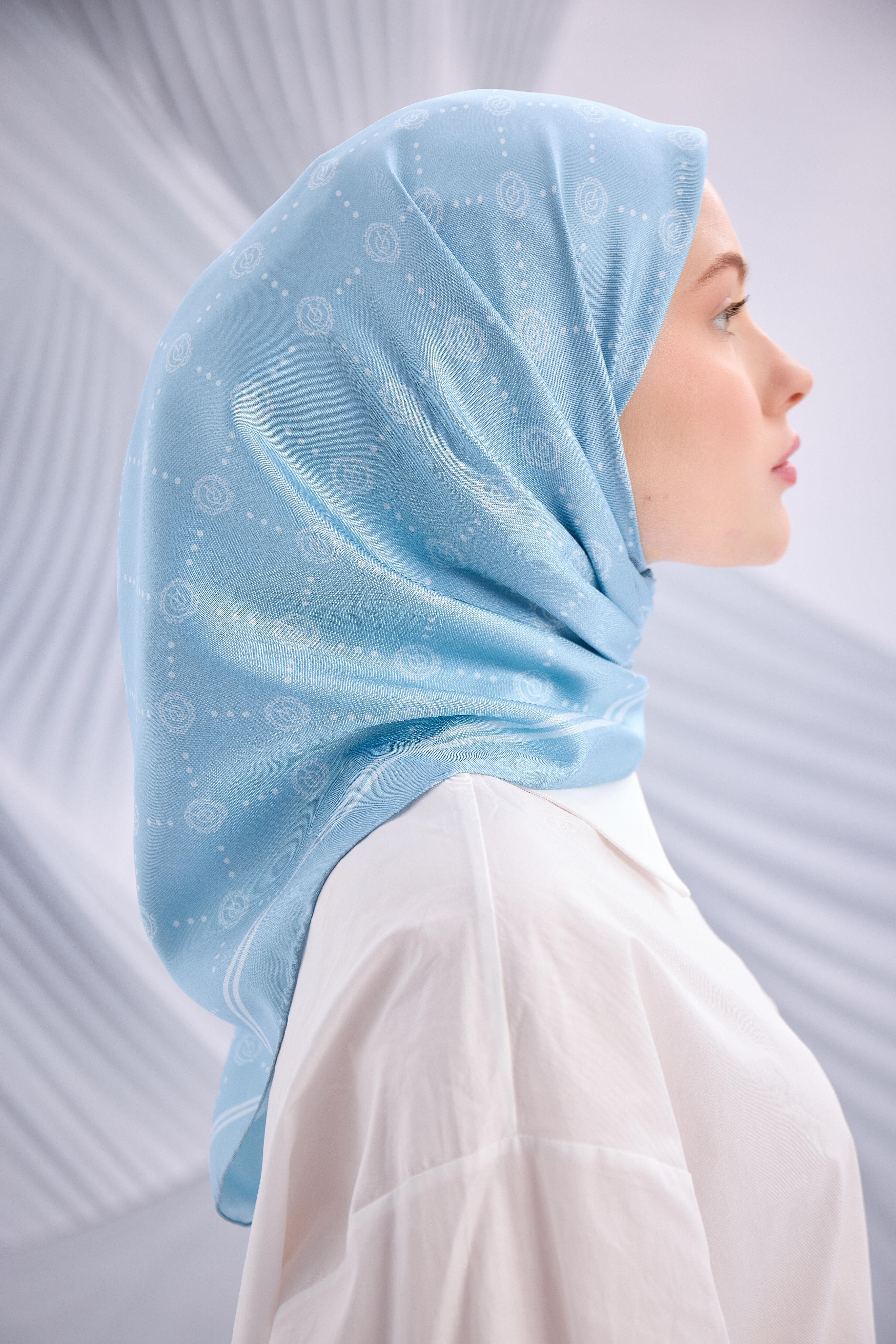 BEBE MAVİSİ TWİLL İPEK MONOGRAM EŞARP-YQ01003