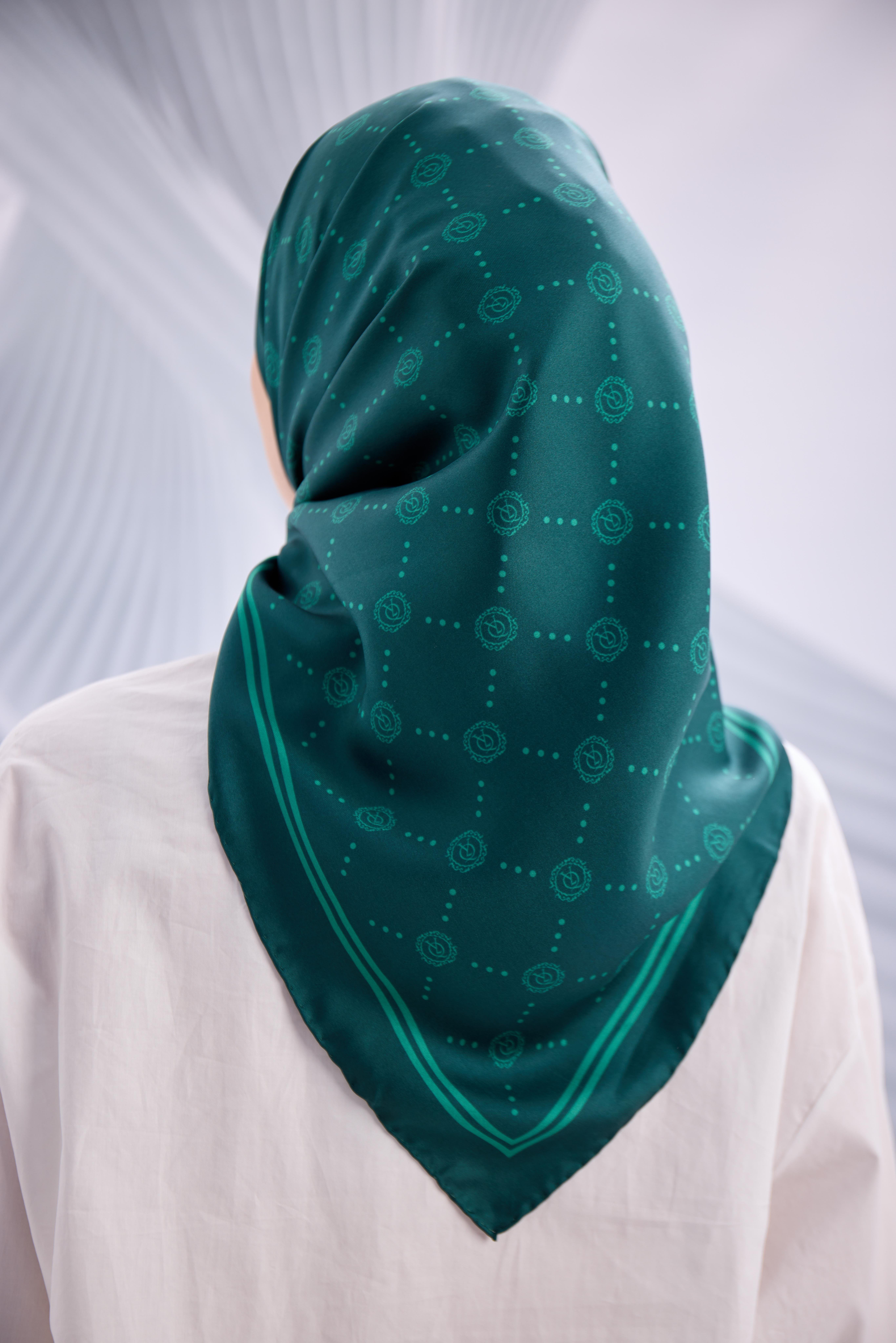YEŞİL TWİLL İPEK MONOGRAM EŞARP-YQ01003