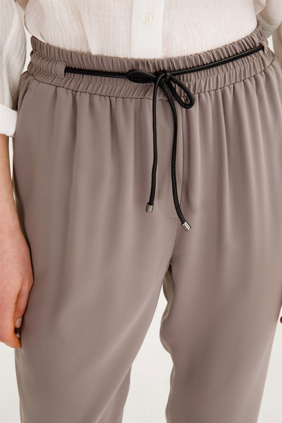 Deri Bağcıklı Bol Pantolon