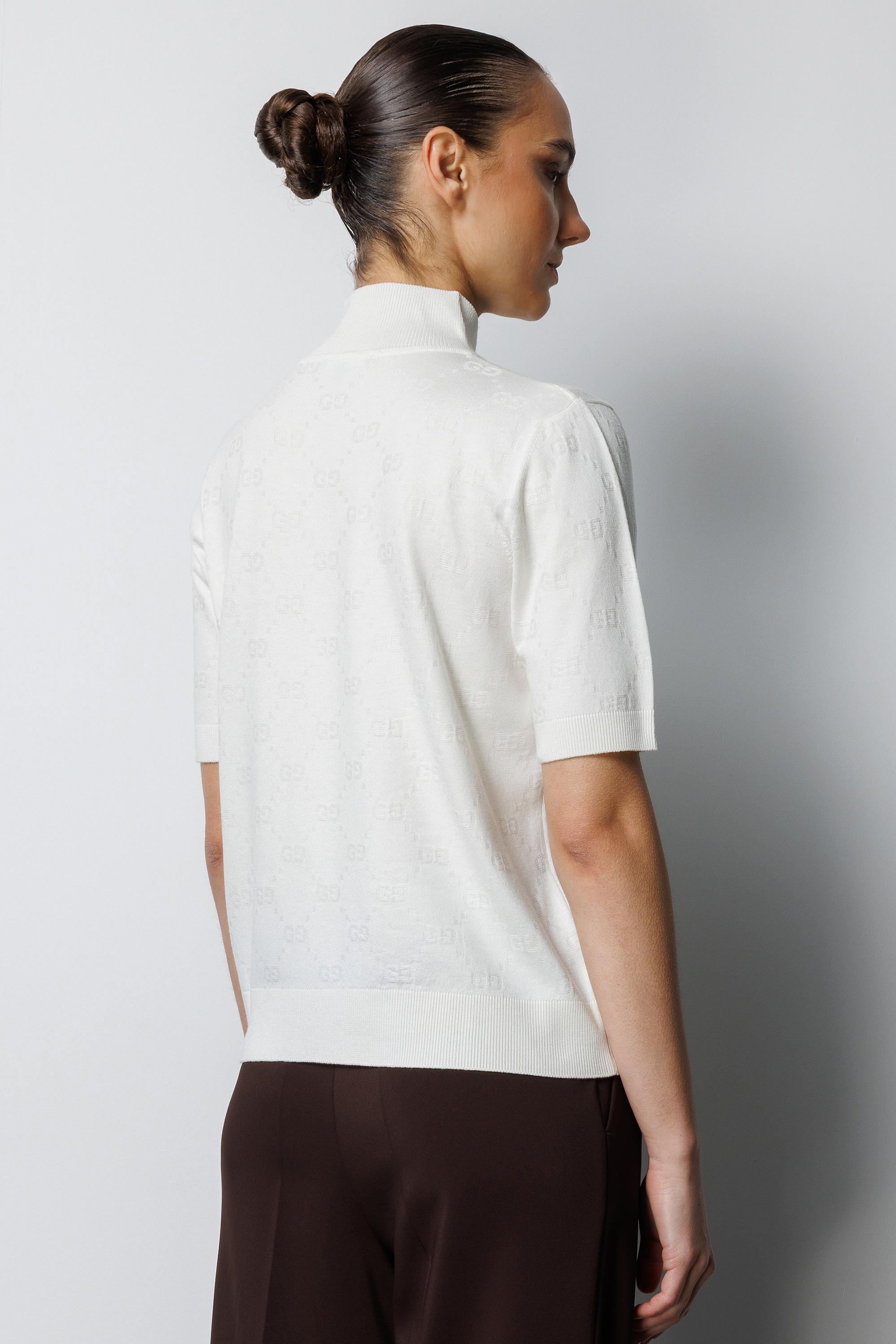 Dik Yaka Jakarlı Yarım Kol Triko