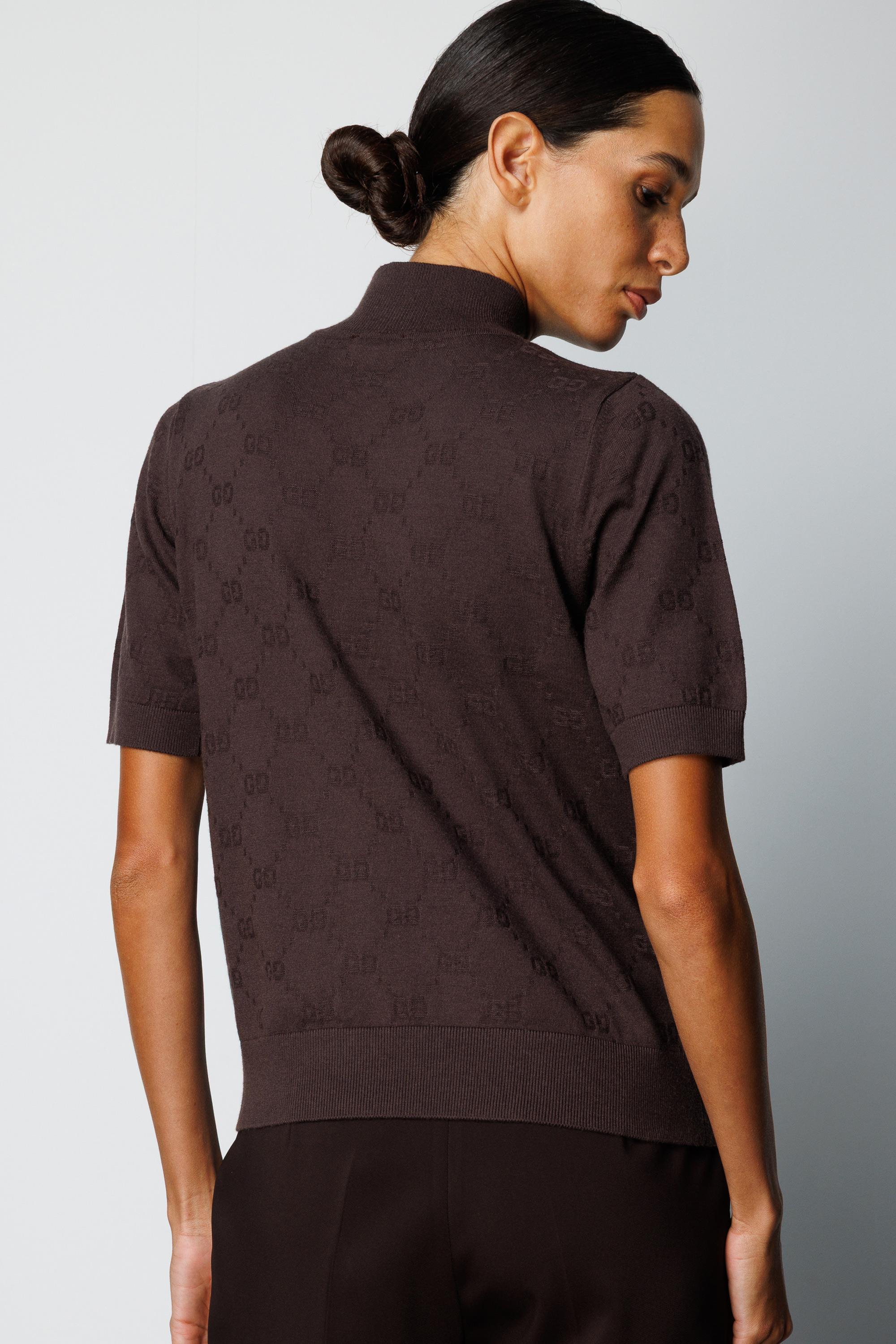 Dik Yaka Jakarlı Yarım Kol Triko