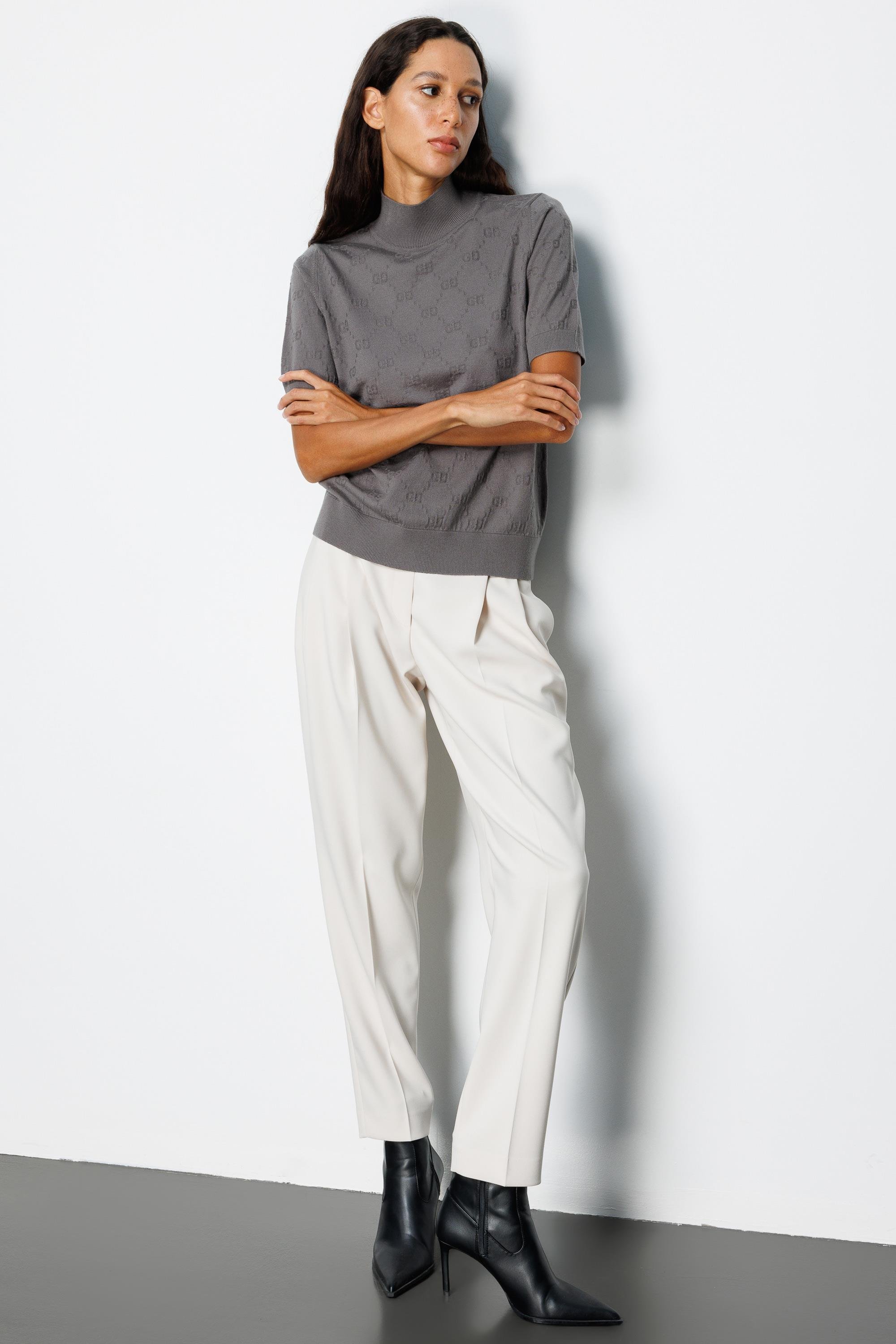 Dik Yaka Jakarlı Yarım Kol Triko