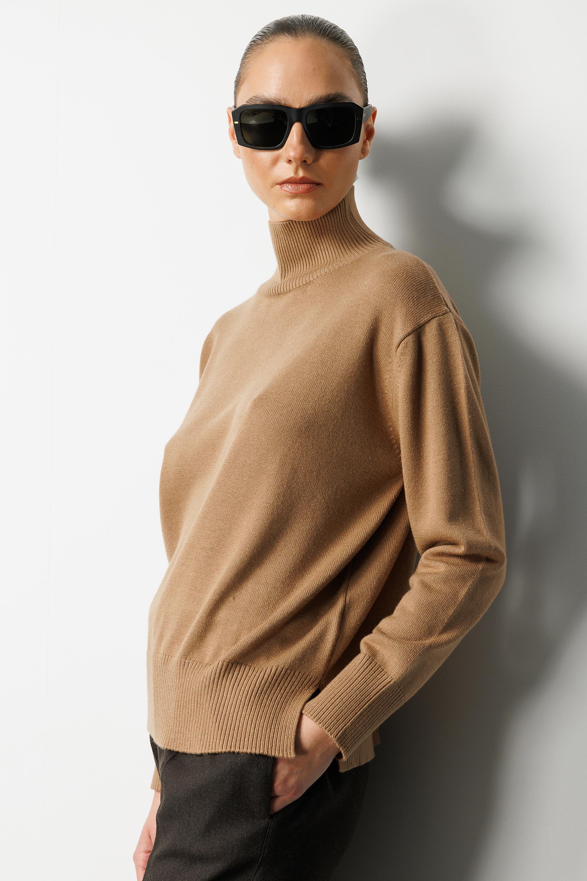 Dik Yaka Oversize Triko