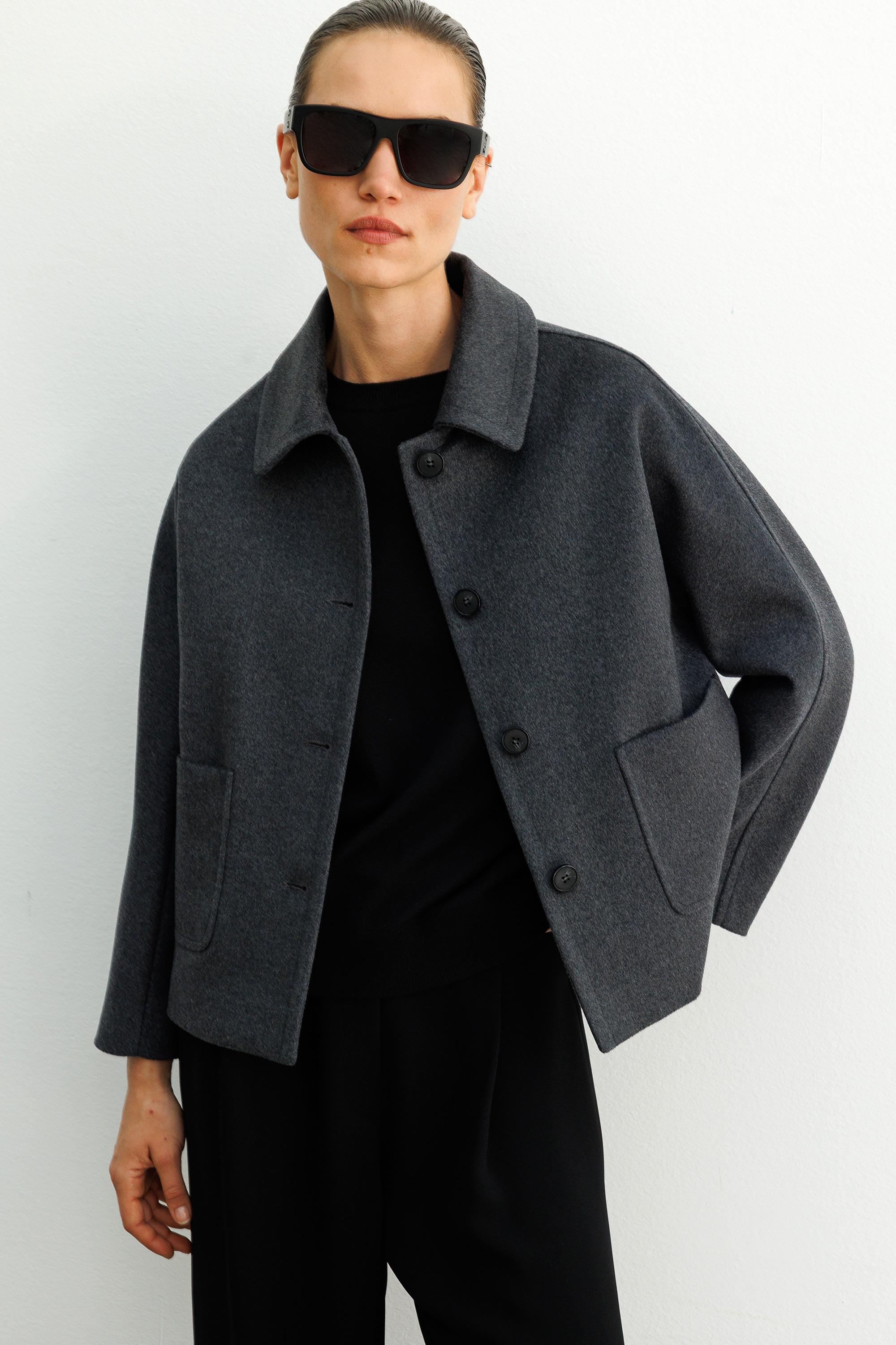 Dıştan Cepli Dik Yaka Fermuarlı Cup