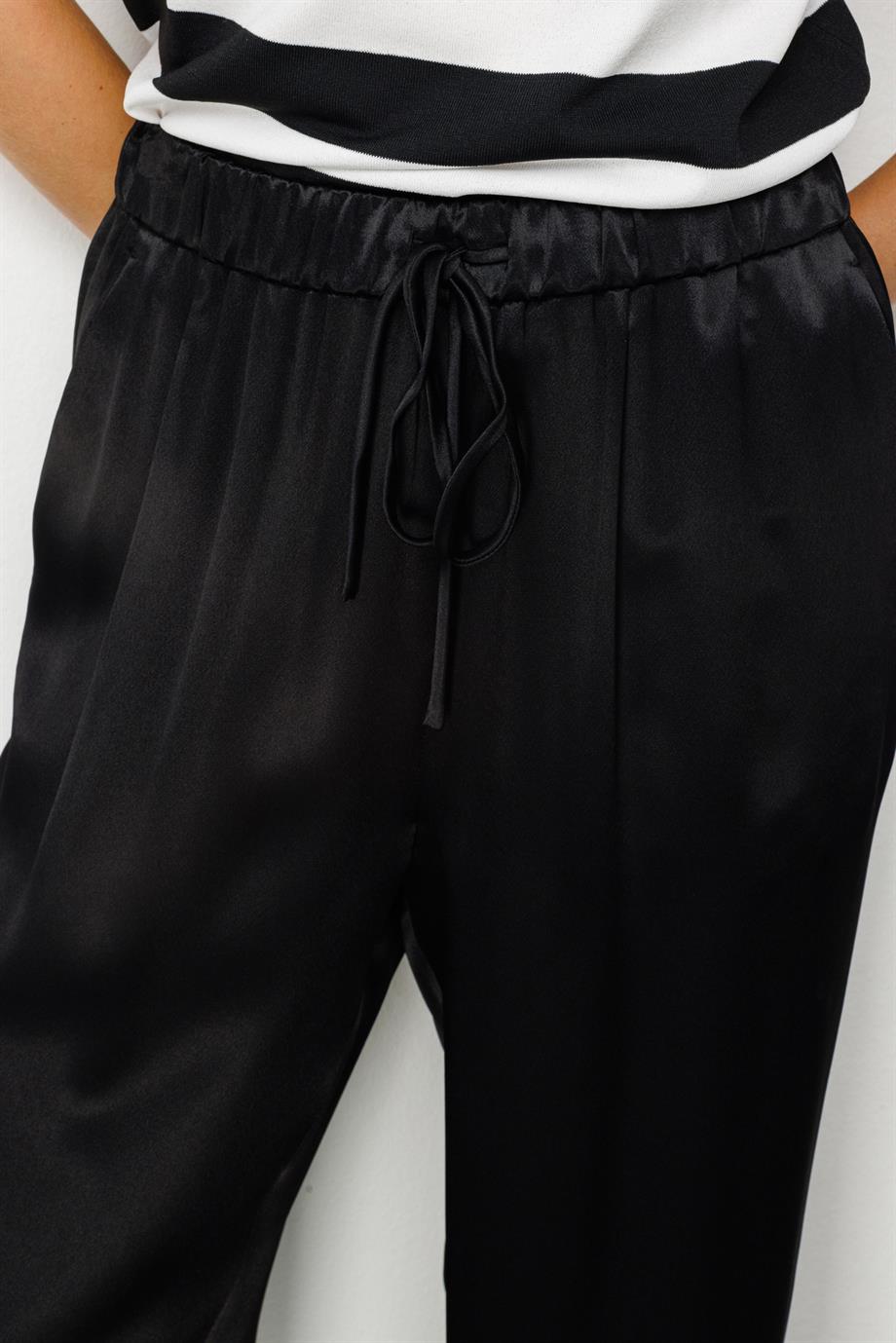 Elastan Kemerli Bol Kesim Pantolon