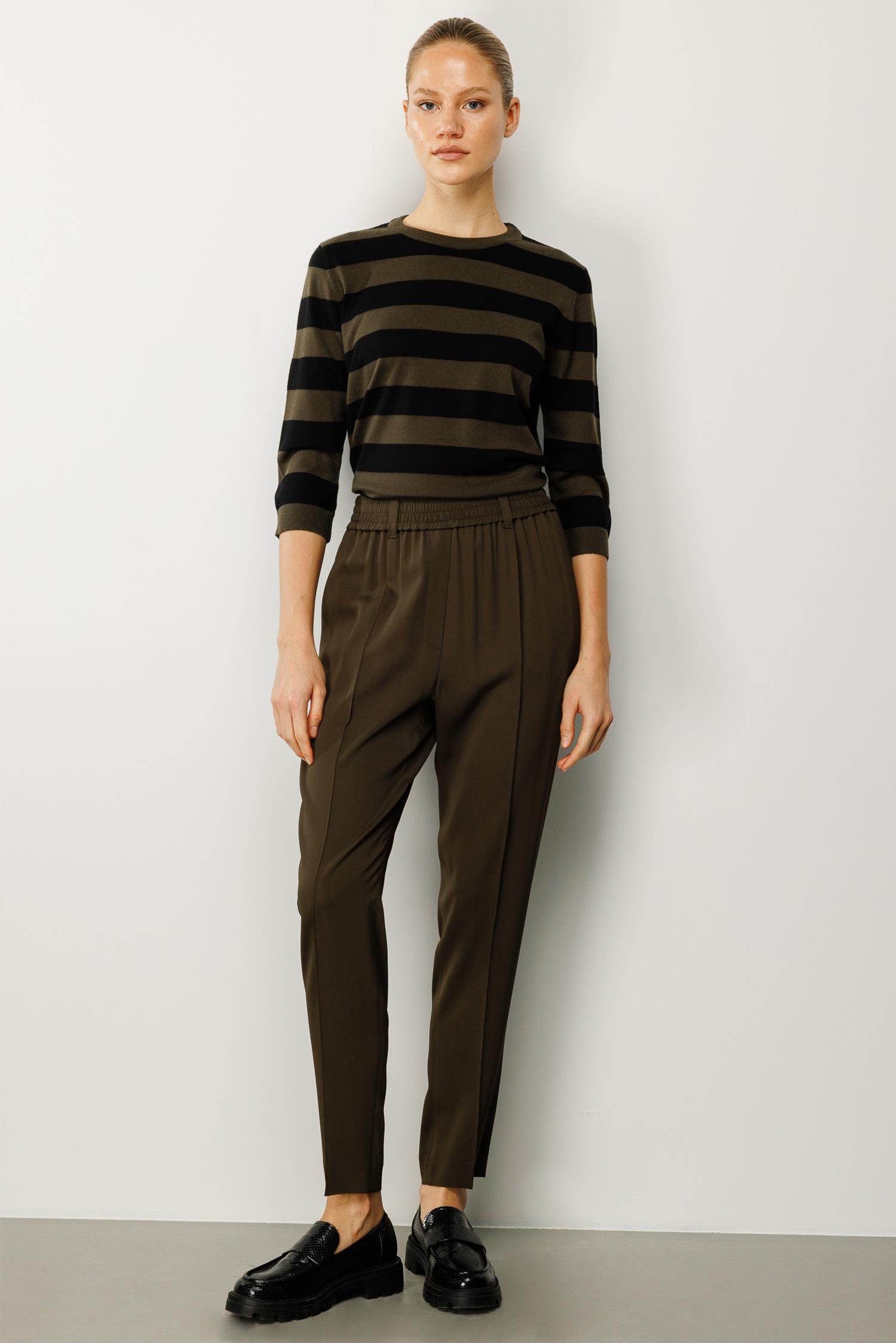 Elastan Kemerli Dar Paça Pantolon