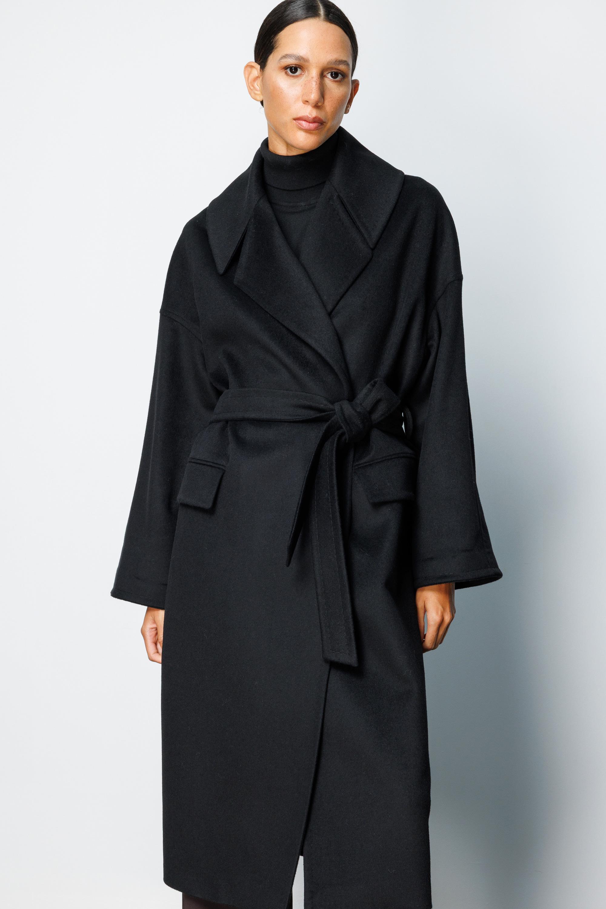 Geniş Yaka Kemerli Manto