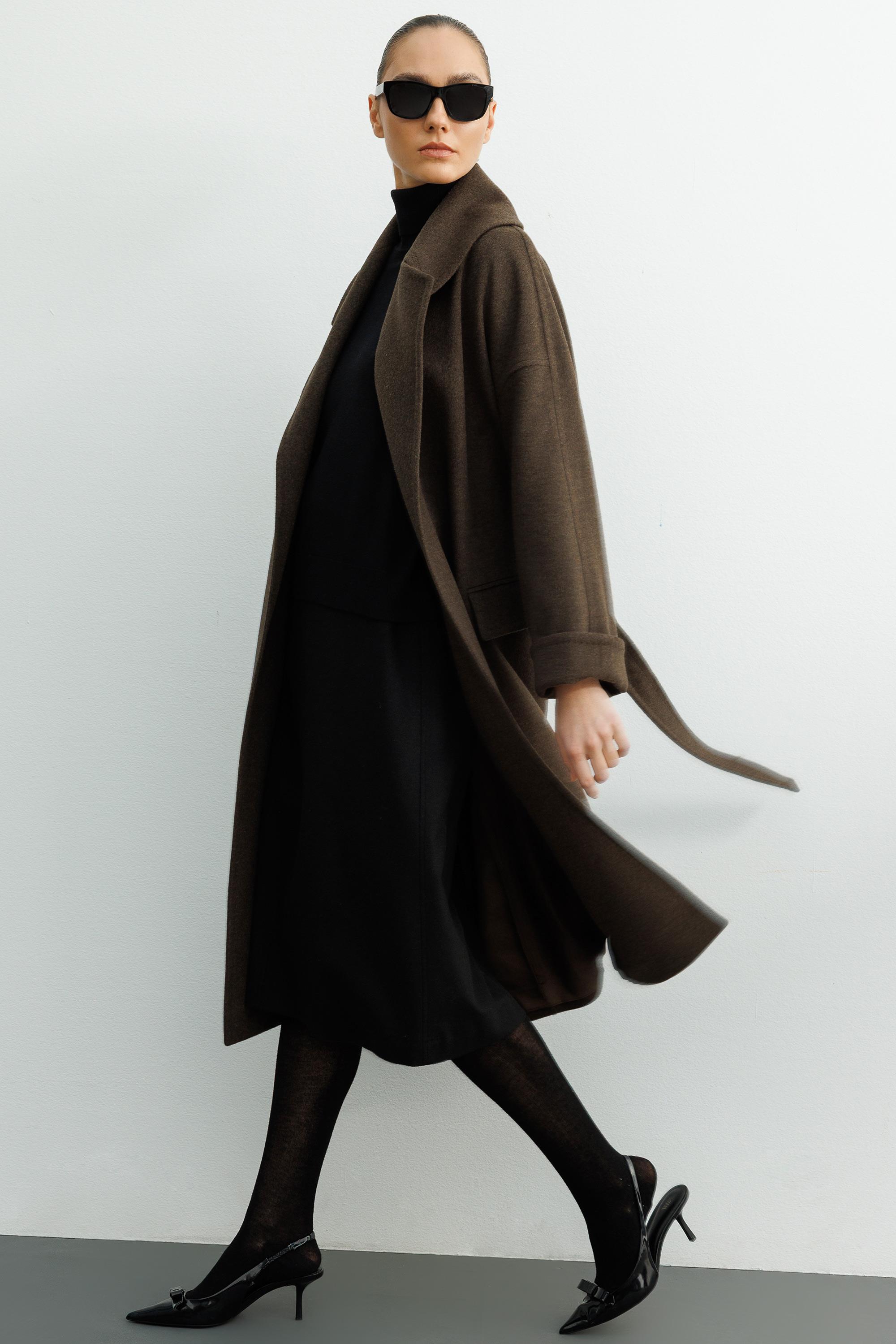 Geniş Yaka Kemerli Manto