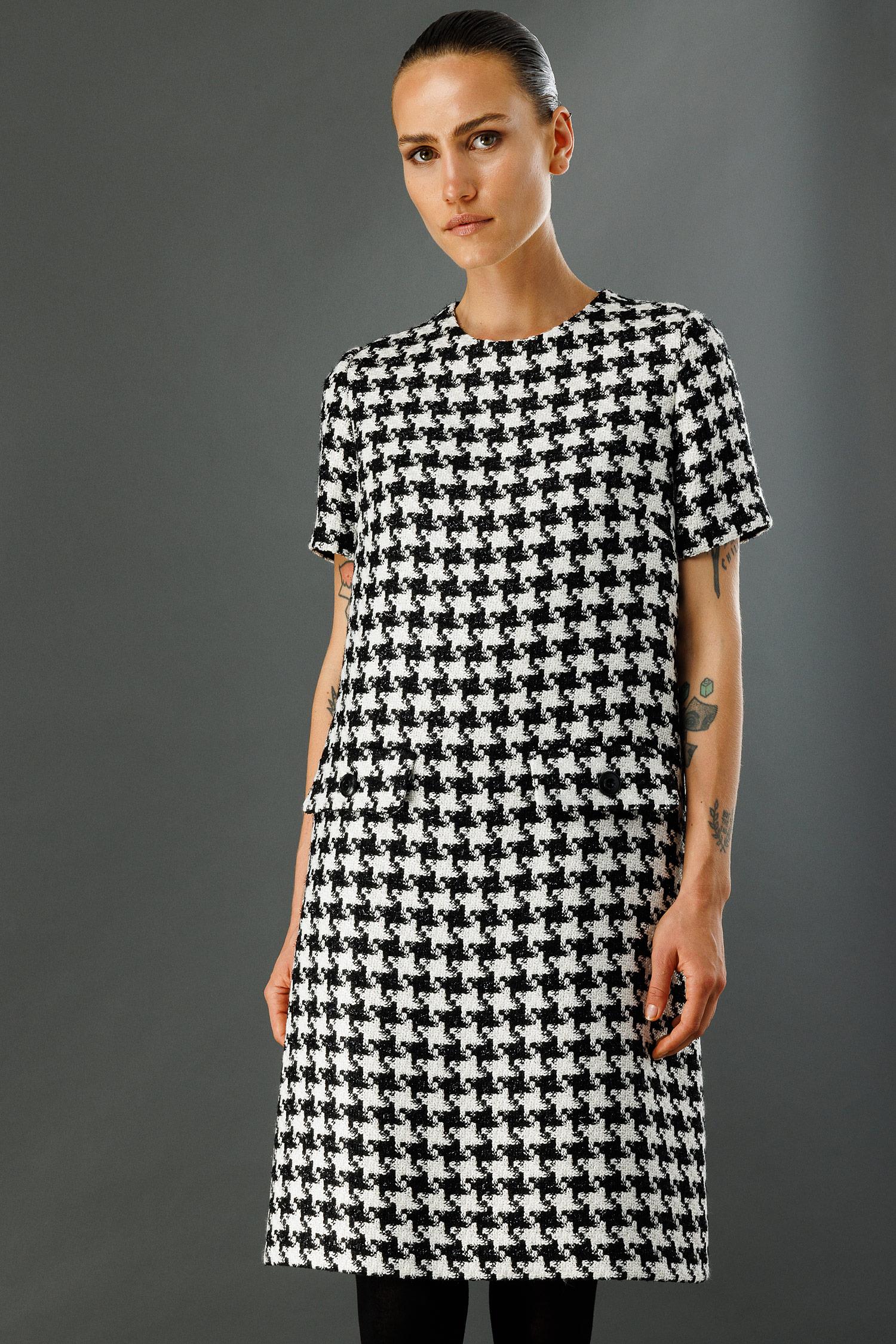 O Yaka Kazayağı Elbise