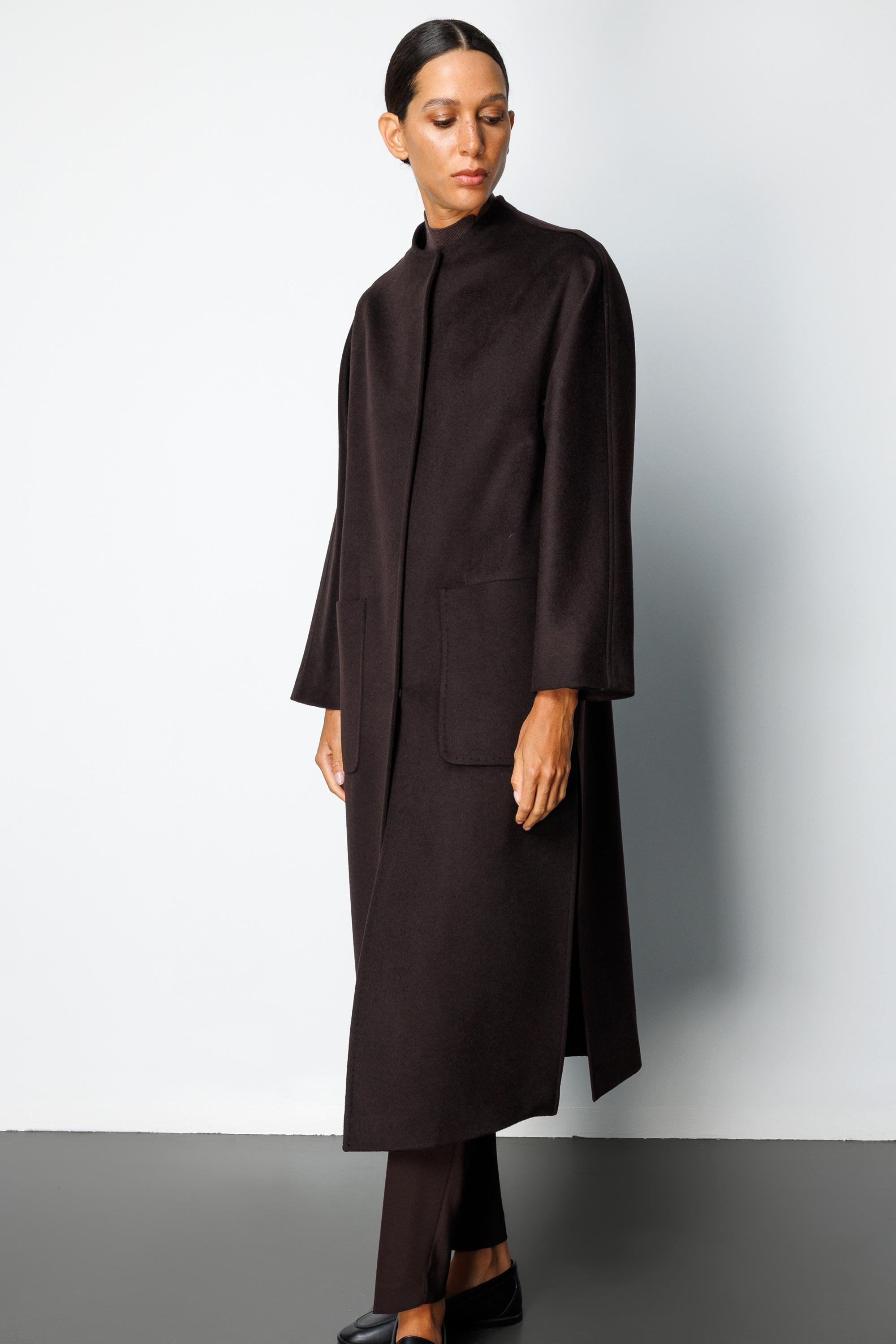 O Yaka Yırtmaçlı Uzun Manto