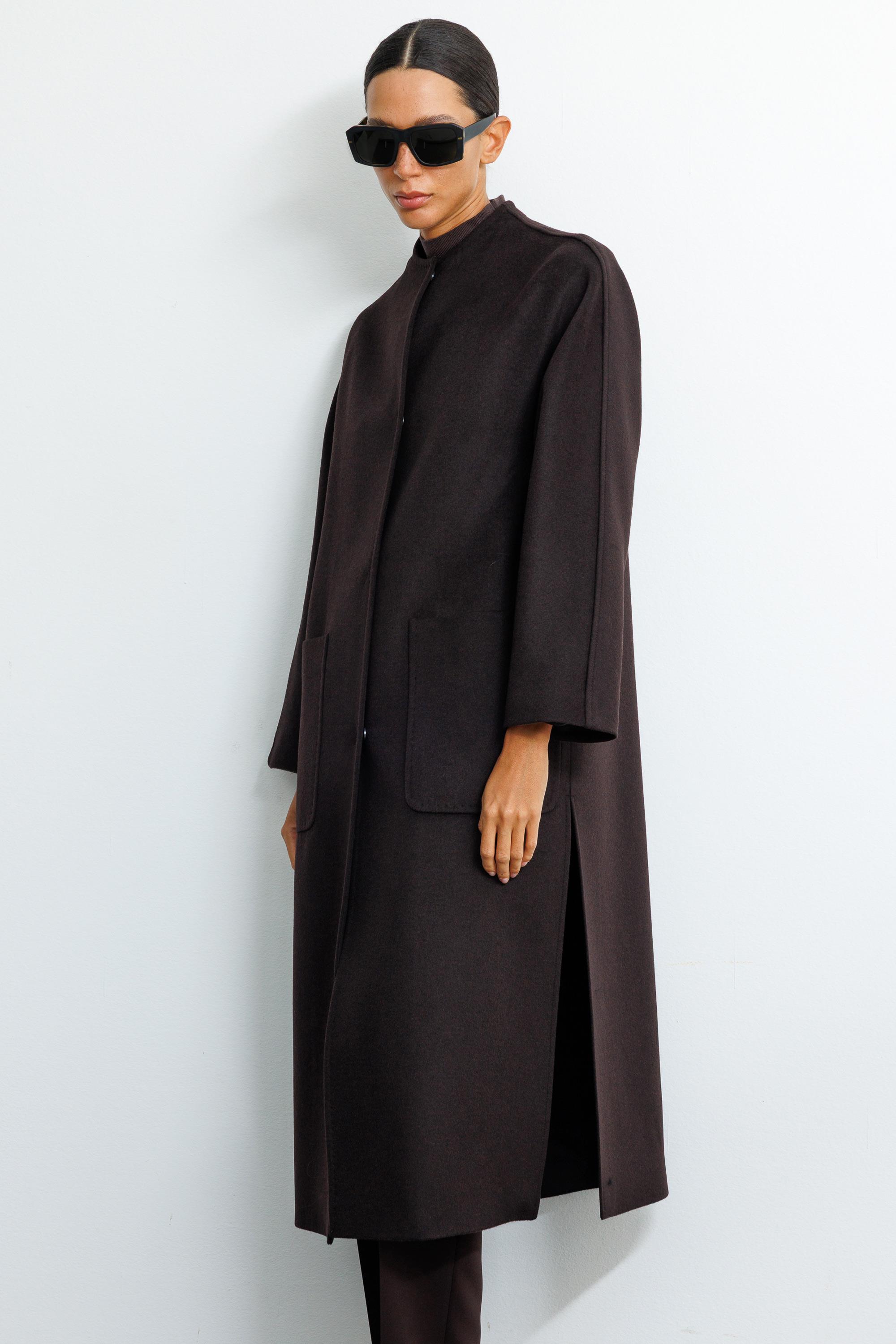 O Yaka Yırtmaçlı Uzun Manto