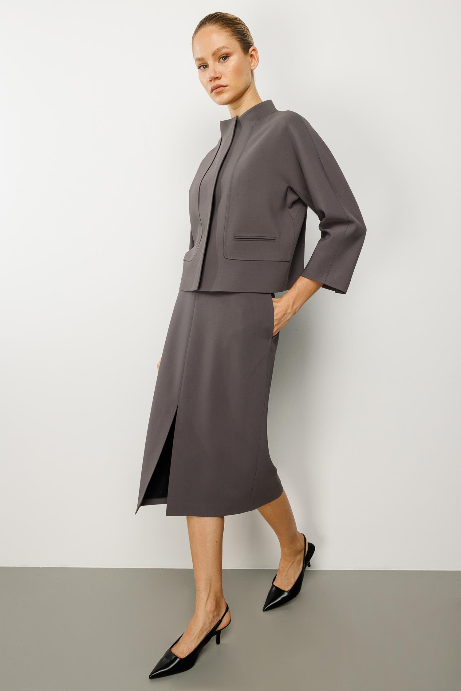 Önden Yırtmaçlı Dar Etek