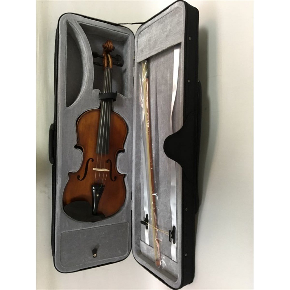 Cremonia SK4 4/4 Keman (Kutu, Yay ve Reçine Dahil)