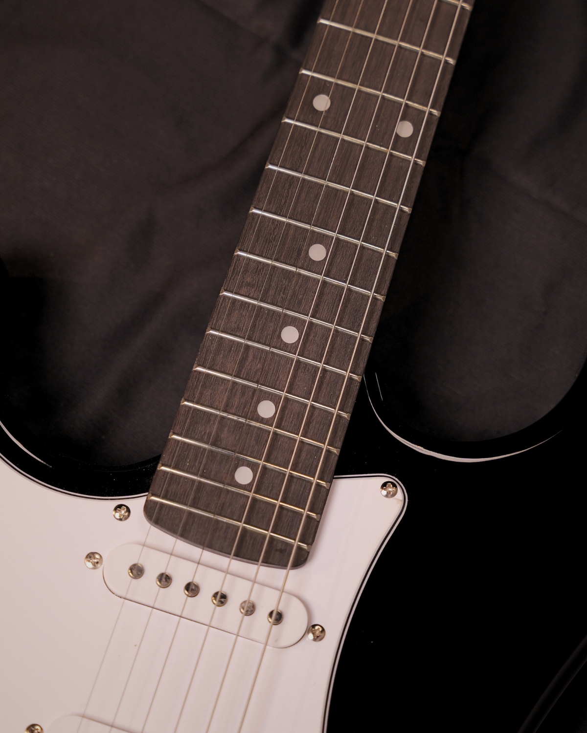 Donner DST-100BL Amfili Solak Elektro Gitar Seti (Siyah)