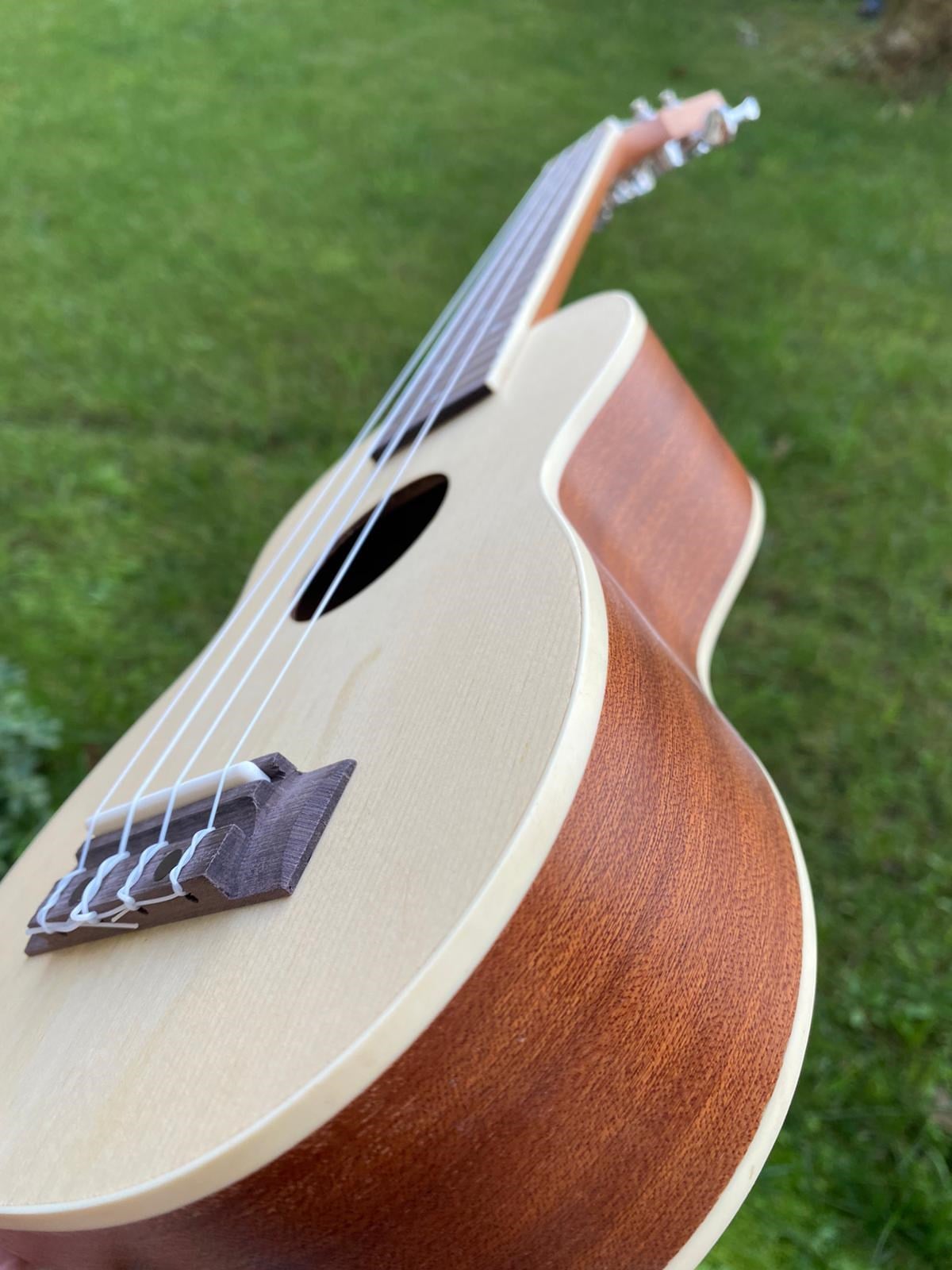 UKULELE AHOLA SOPRANA BOY MAUN- LADİN KAPAK PENA