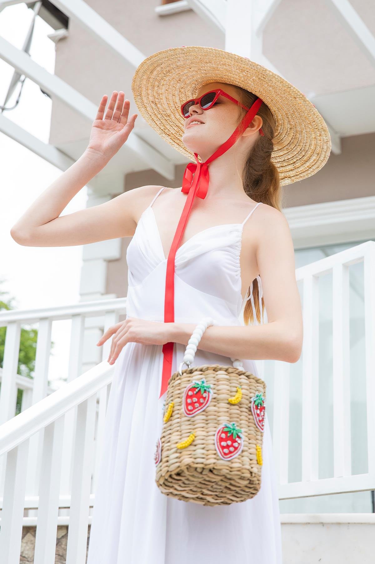 Çilek Detaylı Jüt Keseli Hasır Omuz Çantası