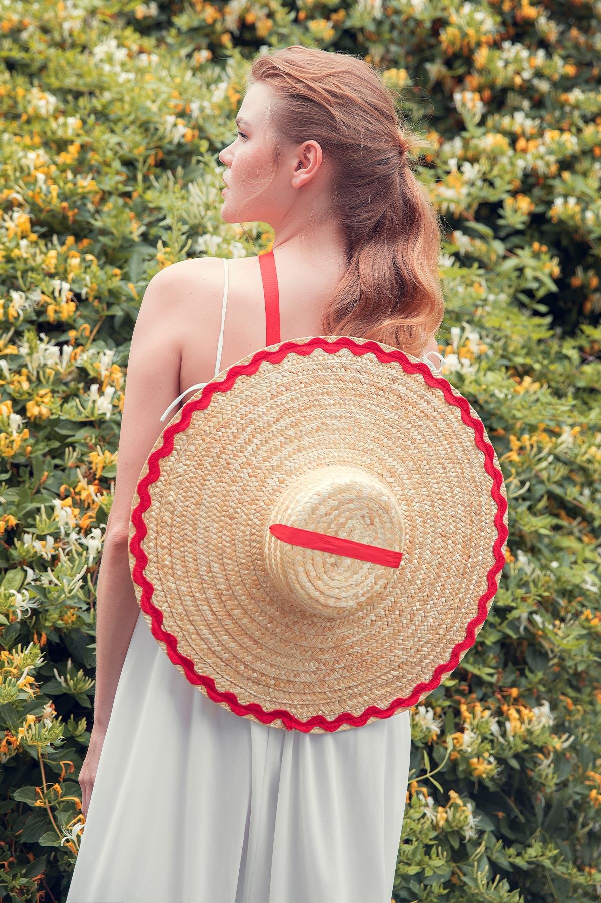 Kırmızı Zikzaklı Kurdela Detaylı Hasır Şapka