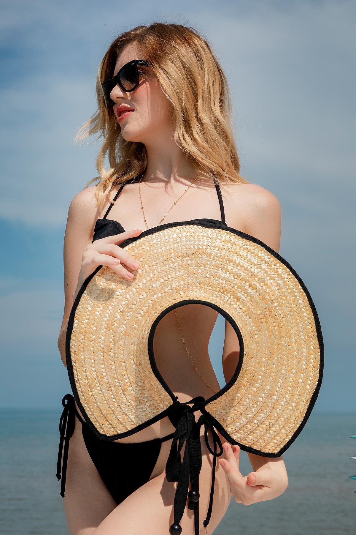 Siyah Biyeli Hasır Vizör Şapka