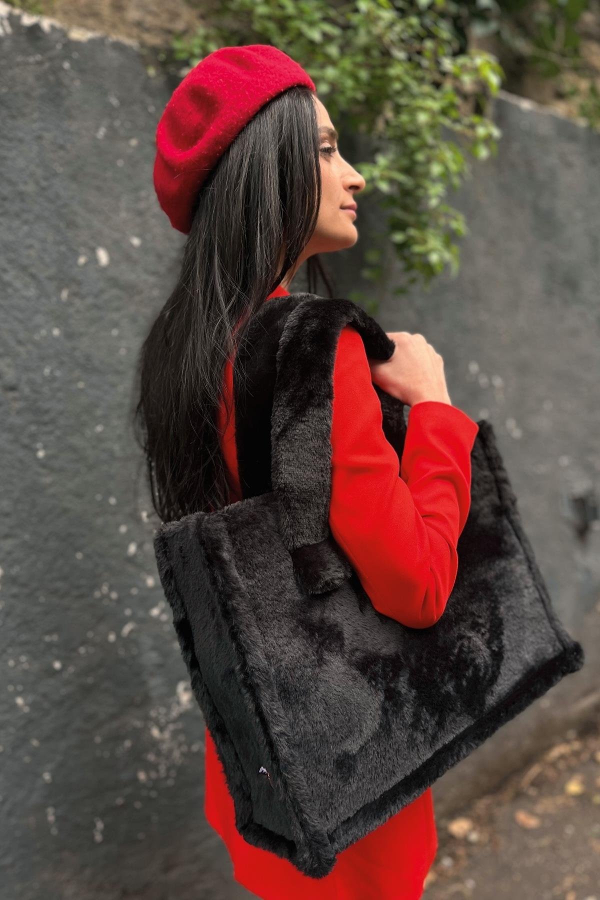 Siyah Renk Suni Kürk Kadın Çanta