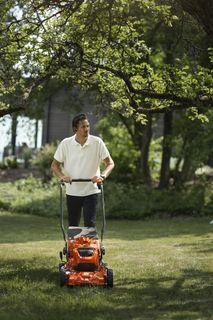 Husqvarna LC 140SP Benzinli Şanzımanlı Çim Biçme Makinesi