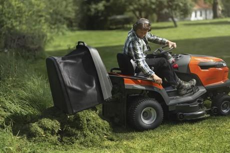 Husqvarna TC 220T Çim Biçme Traktörü