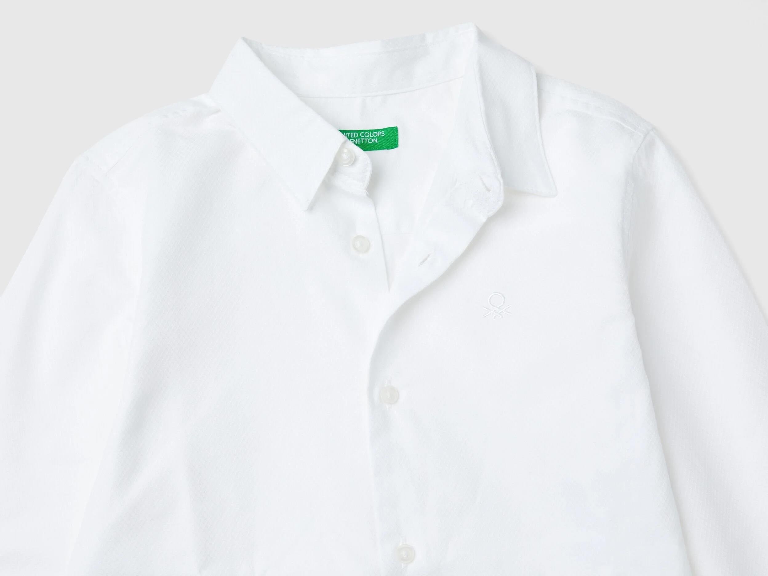 Benetton Erkek Çocuk Beyaz Önü Logo İşlemeli Düğmeli Armürlü Gömlek