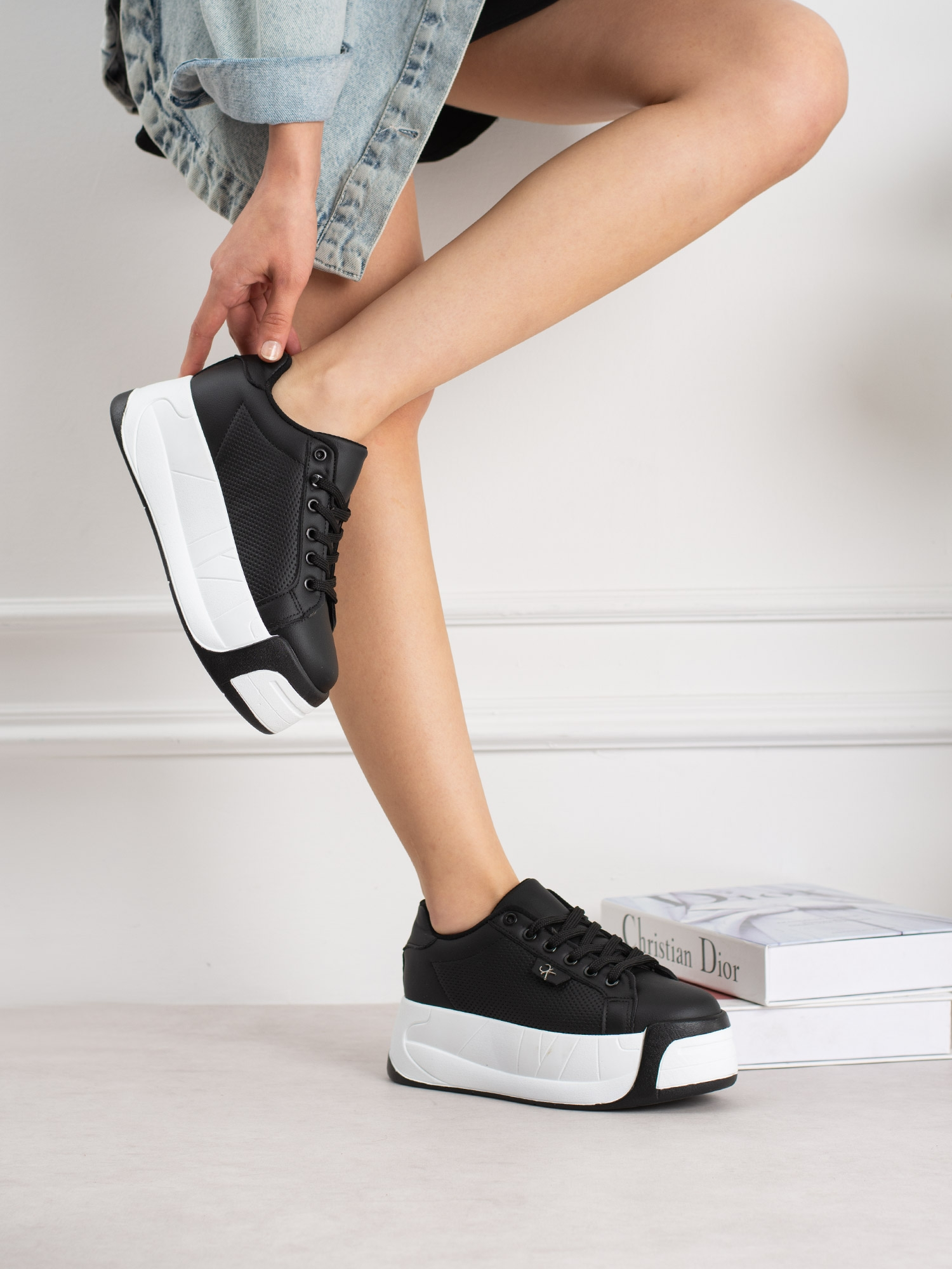 CAPRİ Siyah Yüksek Tabanlı Kadın Sneakers