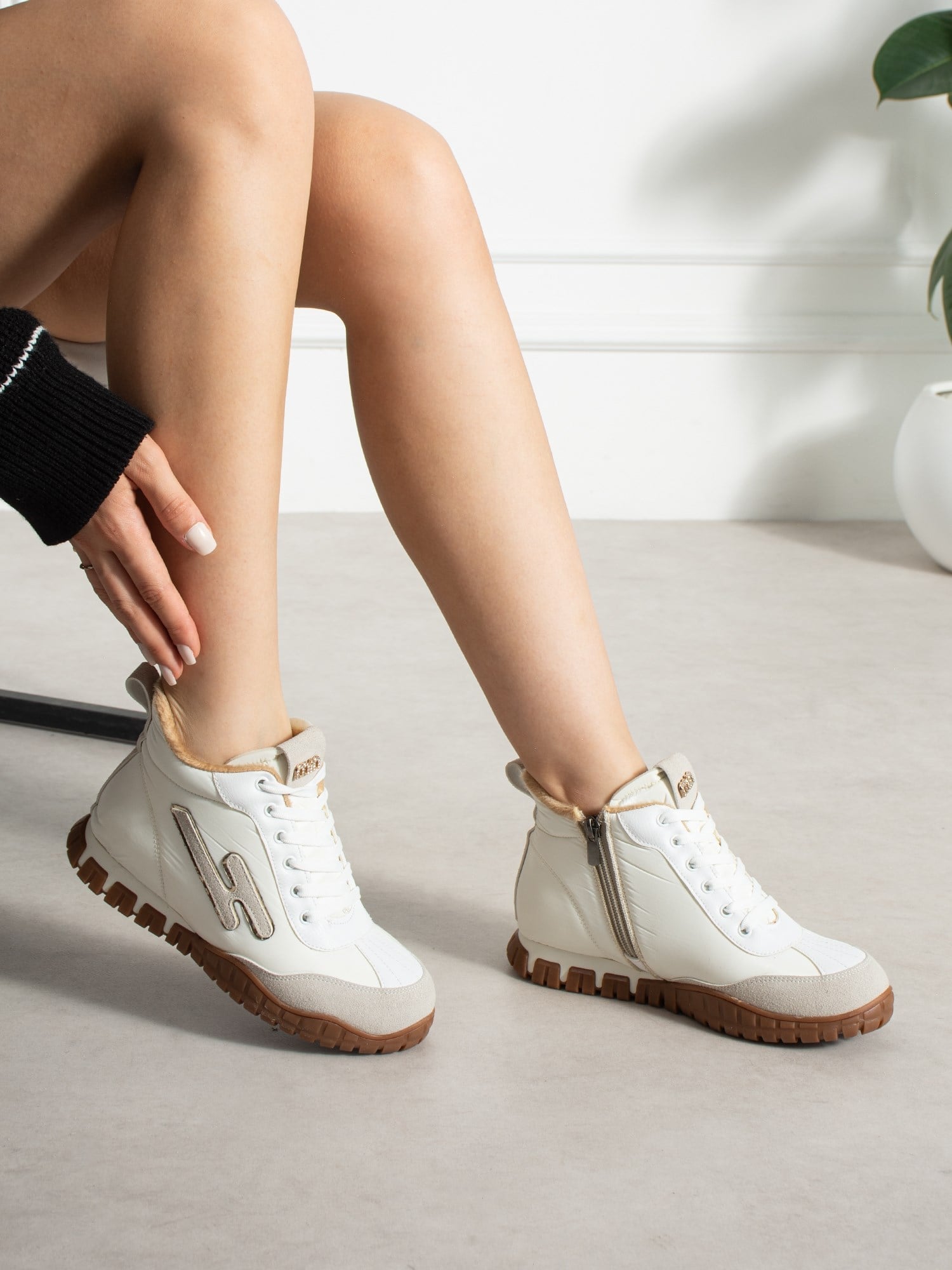 CARİNA Beyaz İçi Kürklü Gizli Topuk Kadın Sneakers Bot