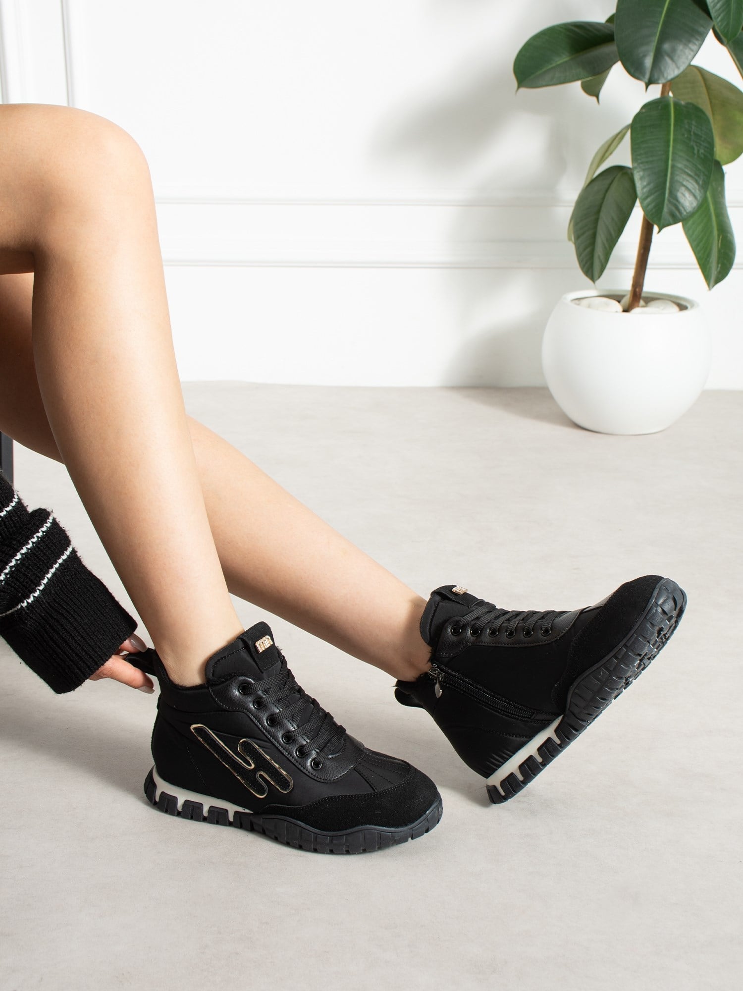 CARİNA Siyah İçi Kürklü Gizli Topuk Kadın Sneakers Bot