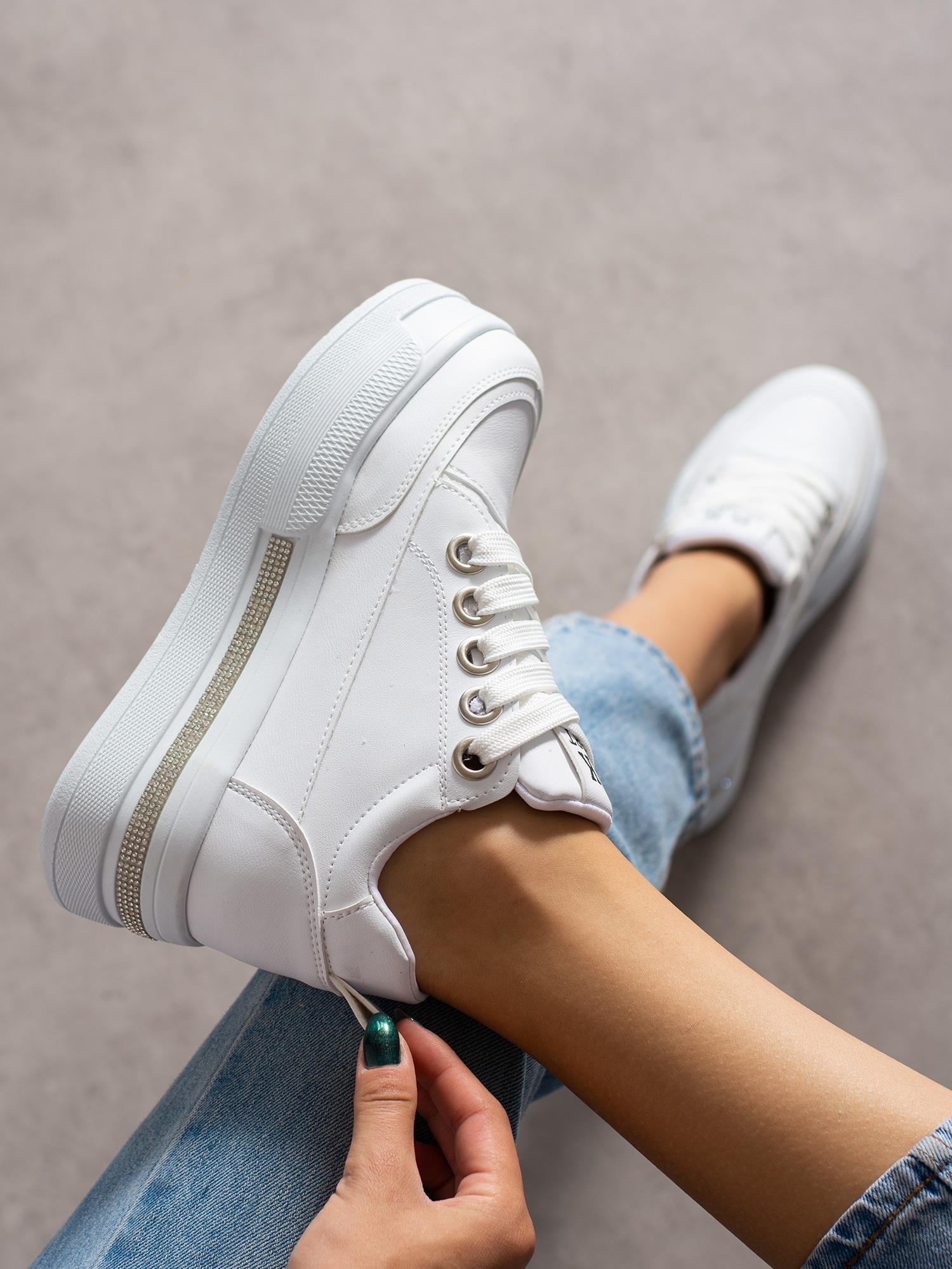 FEMİ Beyaz Taş Detay Kadın Sneakers