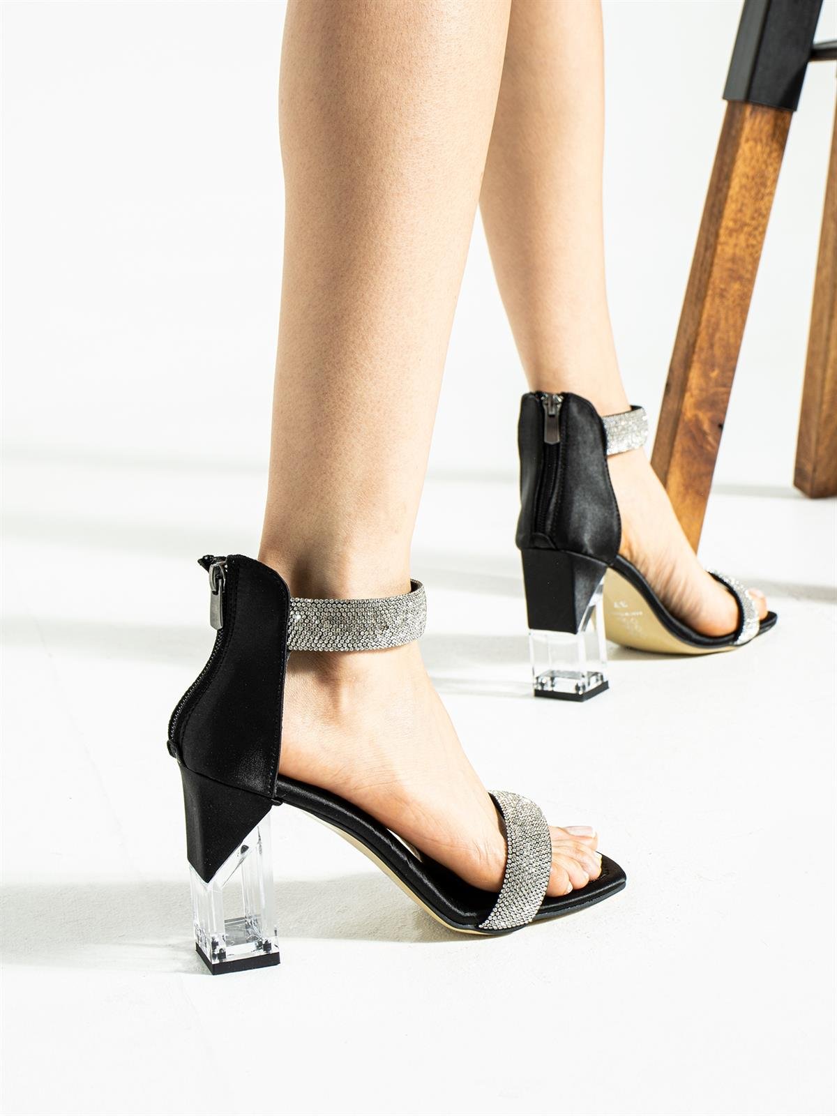 Siyah Saten Taşlı Kadın Ayakkabı
