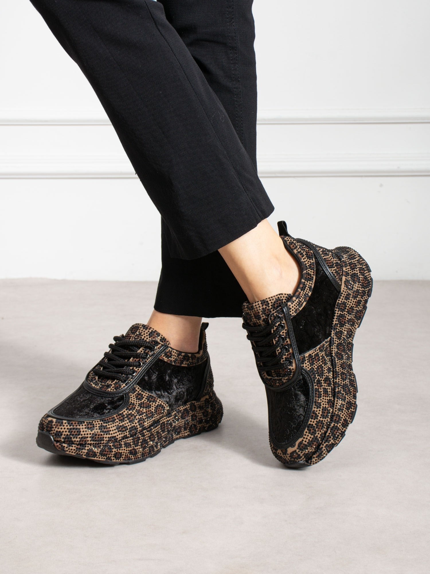 VOCHO Leopar Taşlı Kadın Sneakers