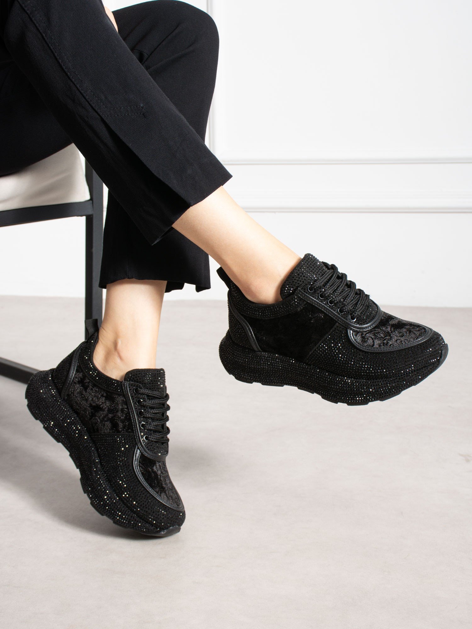 VOCHO Siyah Taşlı Kadın Sneakers