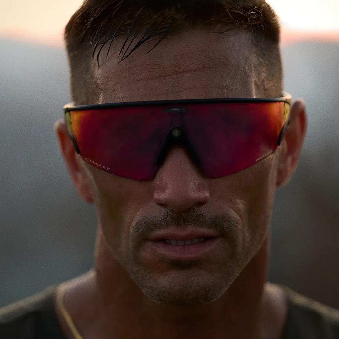 Oakley Meta Vanguard Kameralı Yapay Zekalı Akıllı Gözlük