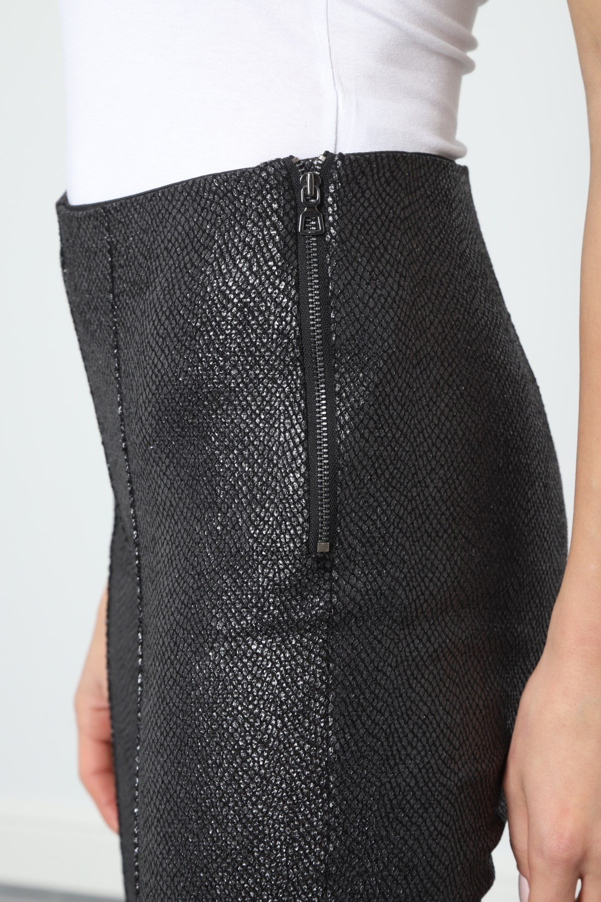 Pantolon -Ütü Hattı Dikiş Detaylı, Yandan Fermuar Detaylı, Tayt