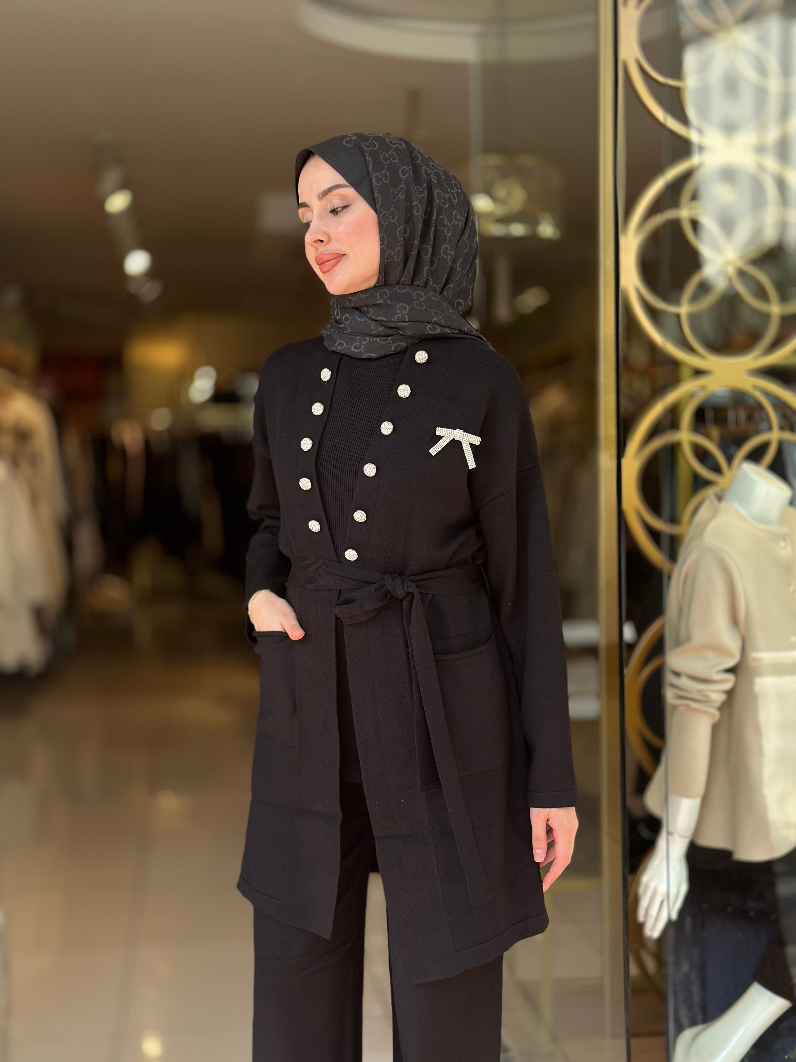 Aksesuarlı Üçlü Triko Takım - Siyah