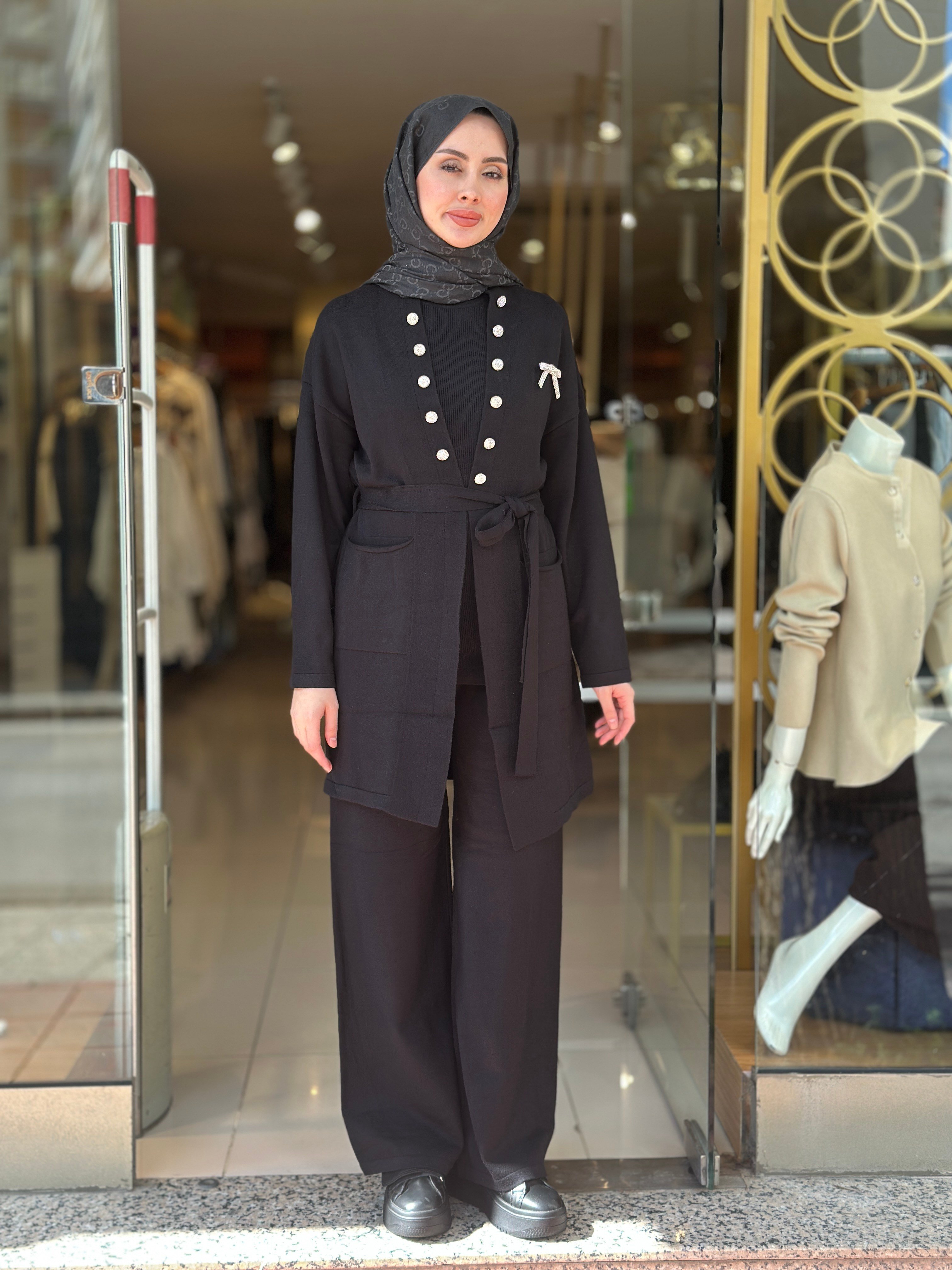 Aksesuarlı Üçlü Triko Takım - Siyah